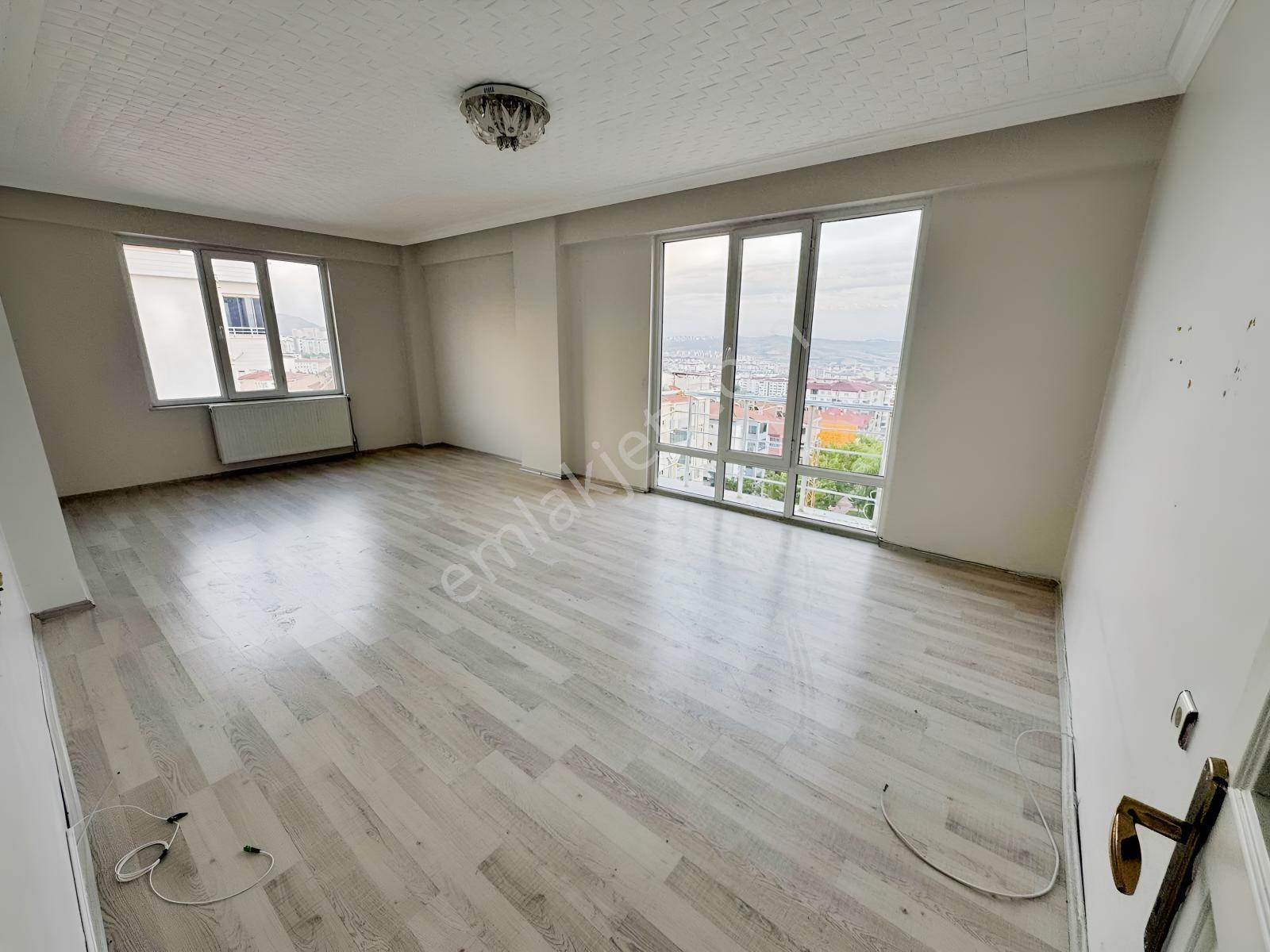 Ulukent Mahallesinde Ana Cadde Üzerinde Satılık Daire — fotoğraf 4