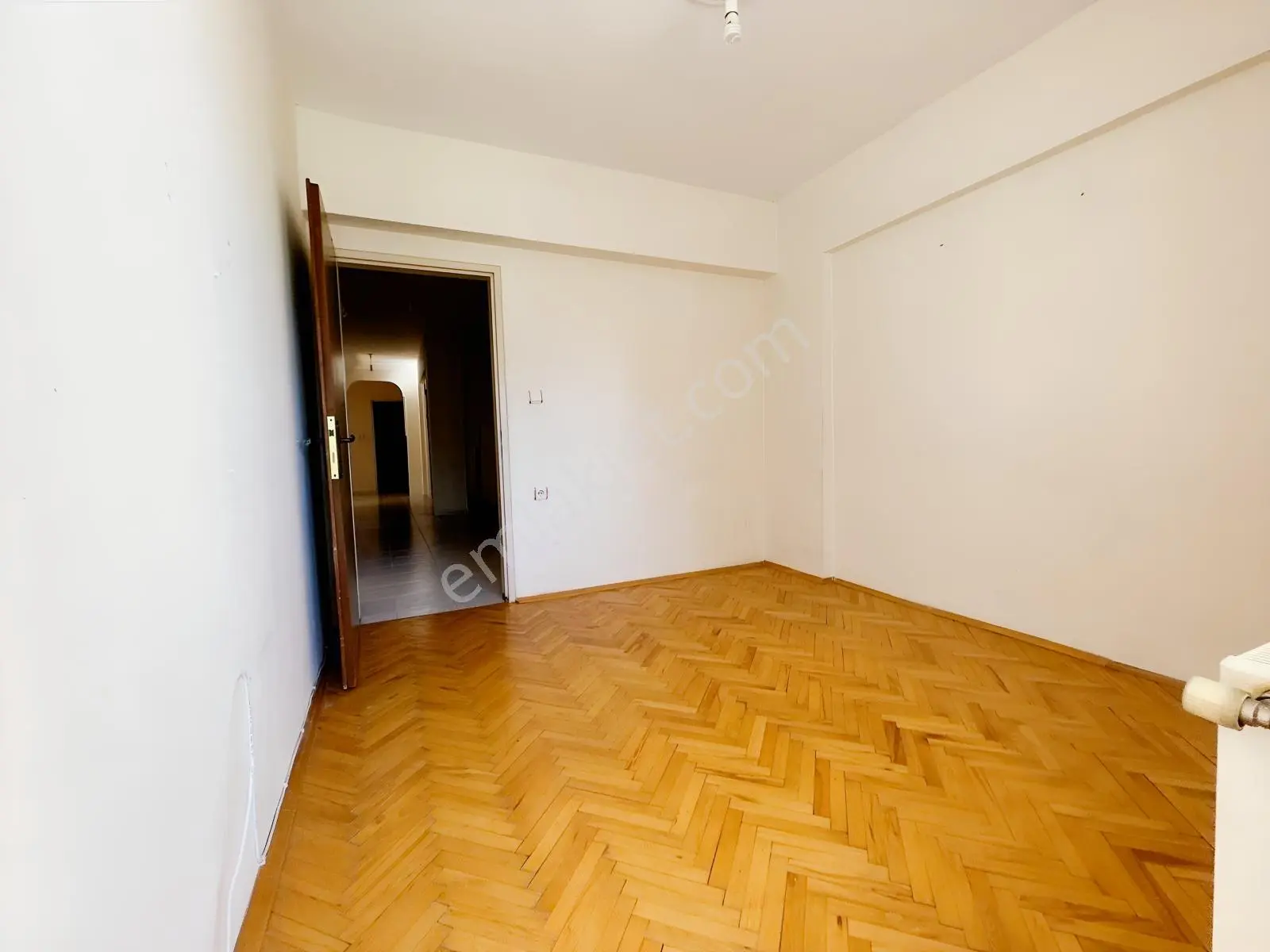23 Nisan' Da Güney Cephe Ara Kat Bağımsız Salon 3+1 — fotoğraf 2