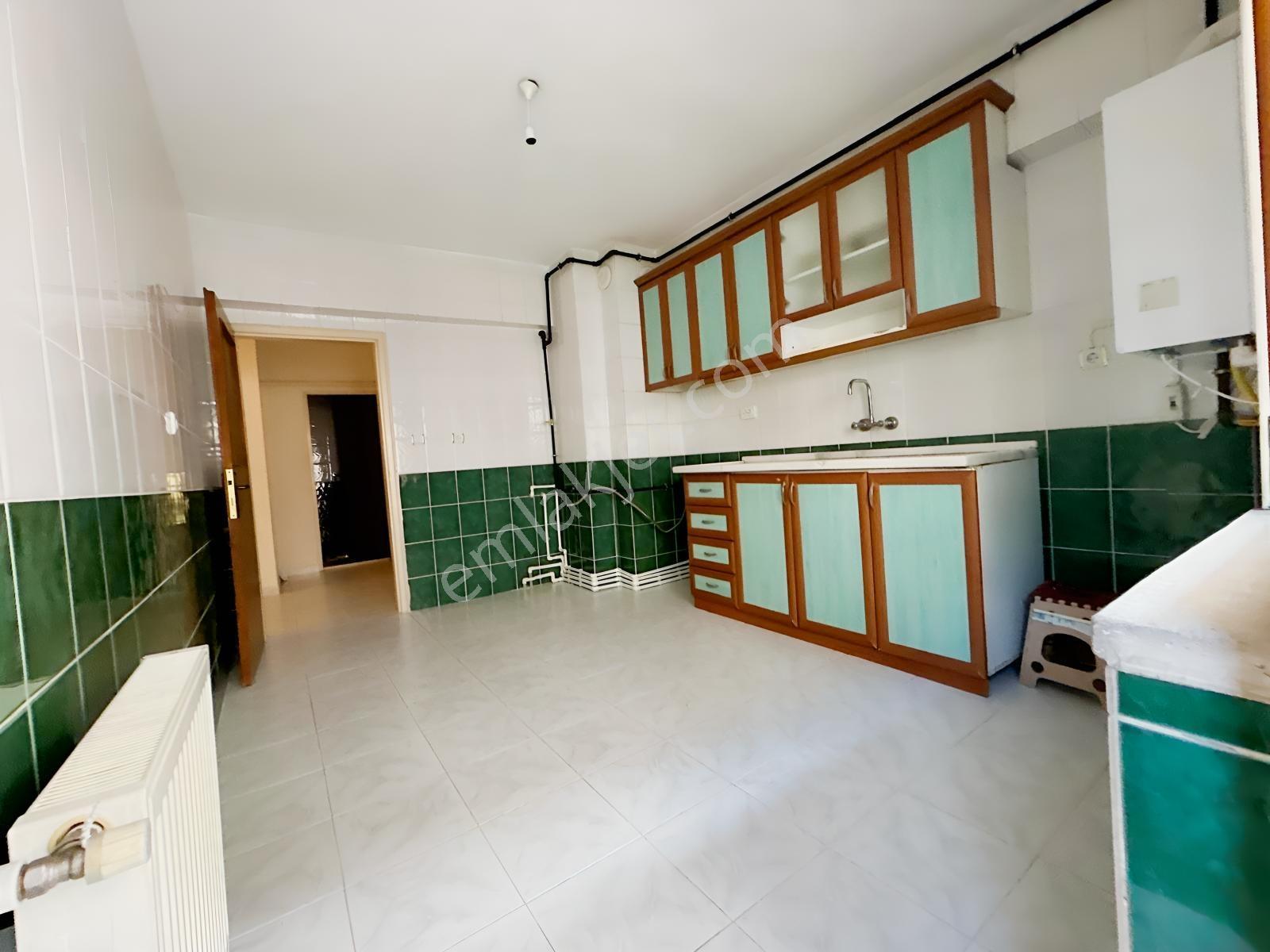 23 Nisan' Da Güney Cephe Ara Kat Bağımsız Salon 3+1 — fotoğraf 6