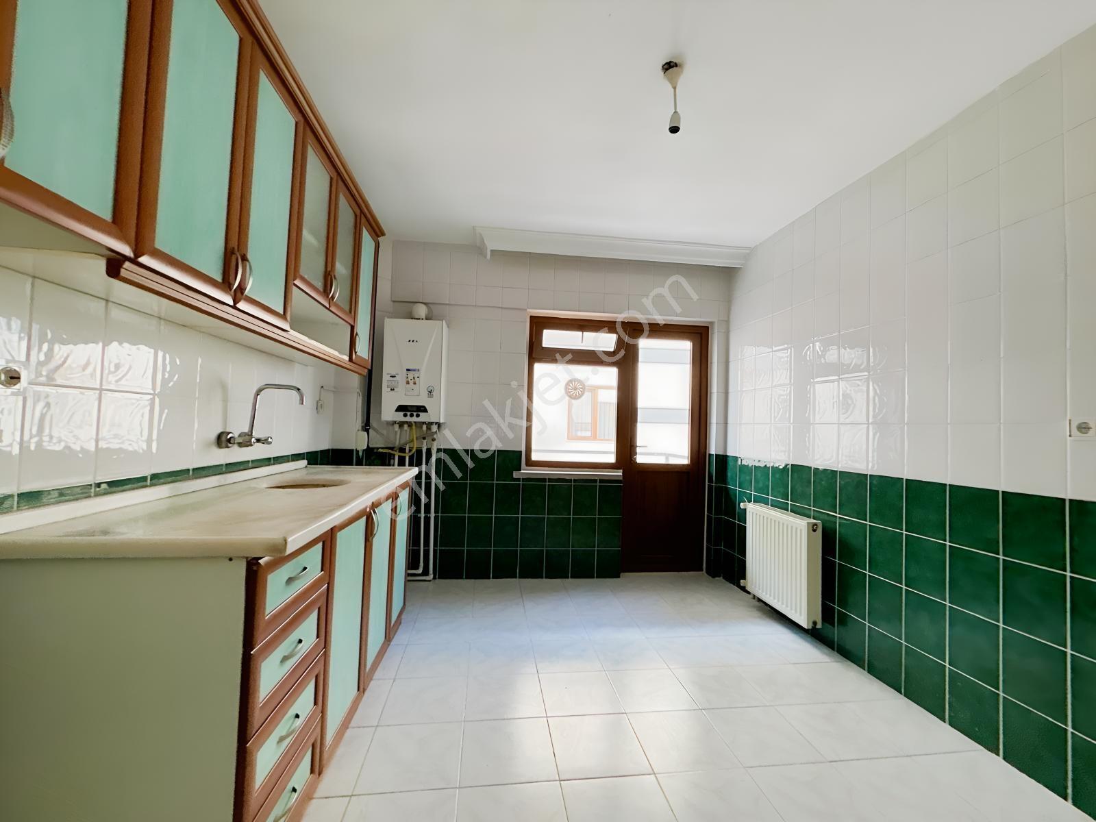23 Nisan' Da Güney Cephe Ara Kat Bağımsız Salon 3+1 — fotoğraf 7