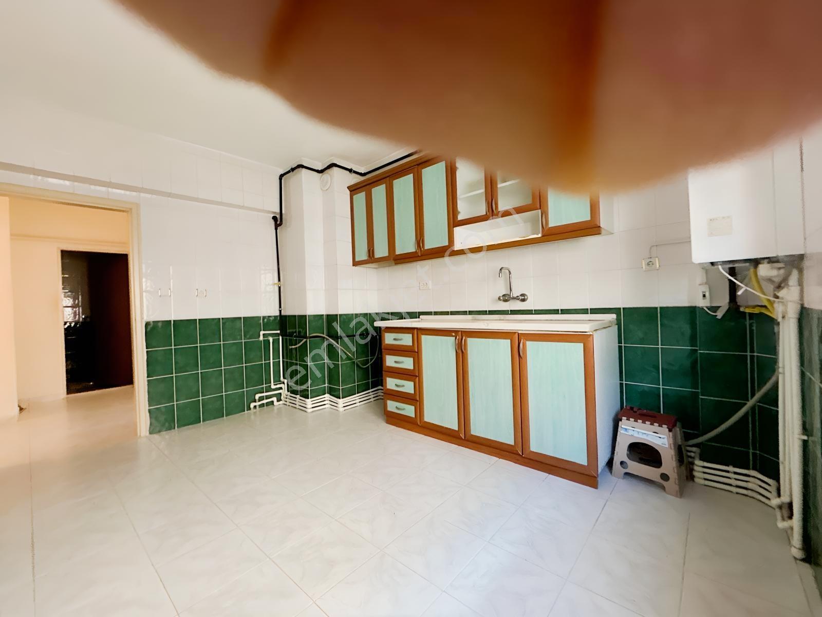 23 Nisan' Da Güney Cephe Ara Kat Bağımsız Salon 3+1 — fotoğraf 8