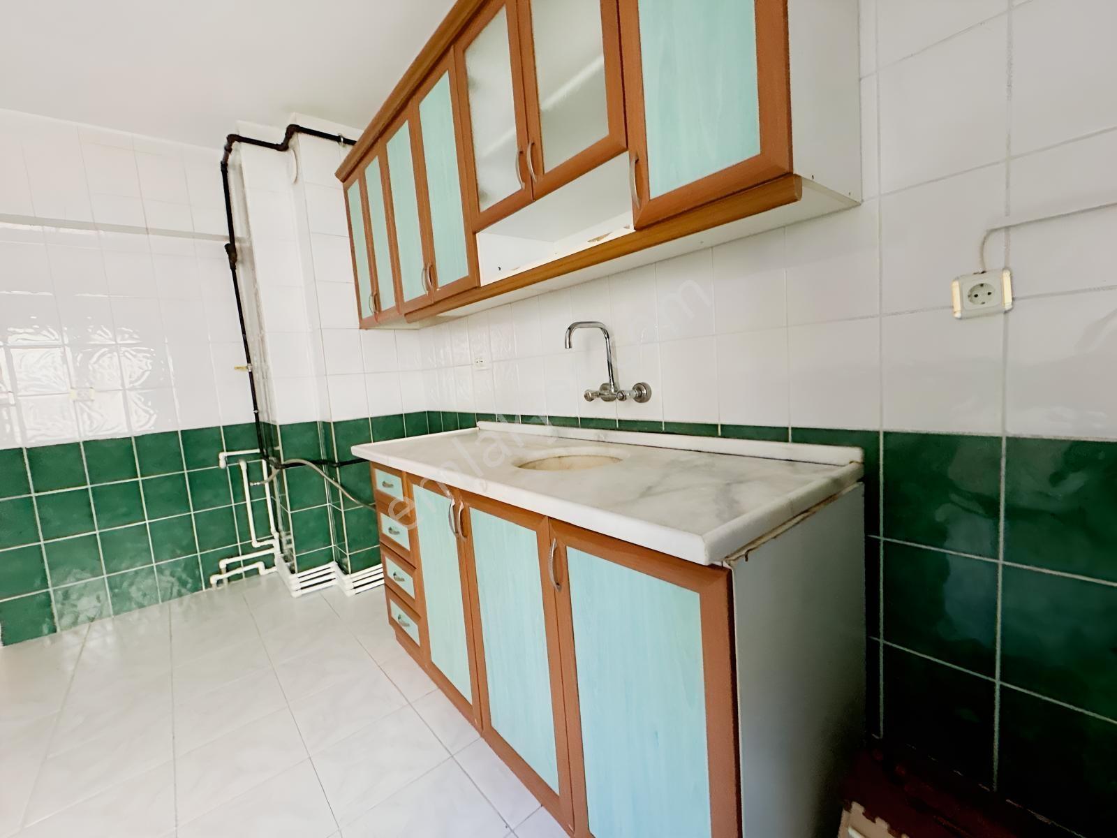 23 Nisan' Da Güney Cephe Ara Kat Bağımsız Salon 3+1 — fotoğraf 11