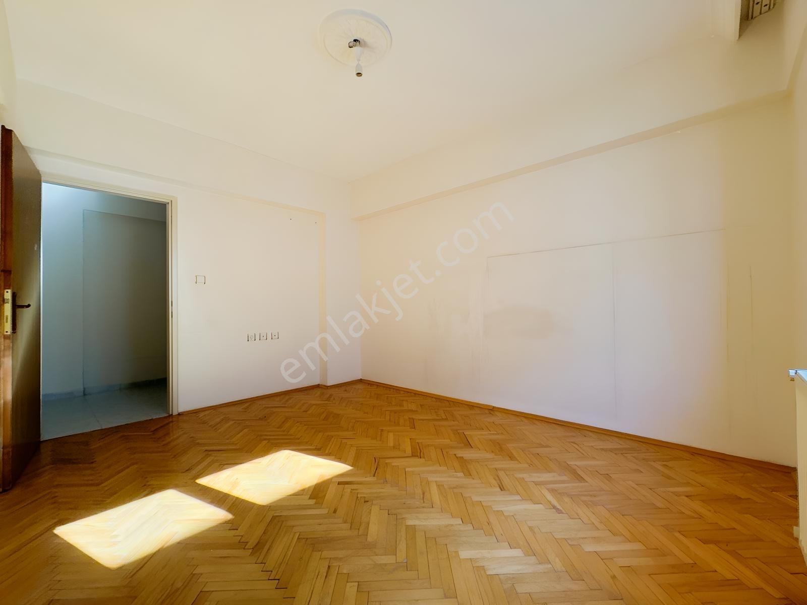 23 Nisan' Da Güney Cephe Ara Kat Bağımsız Salon 3+1 — fotoğraf 13