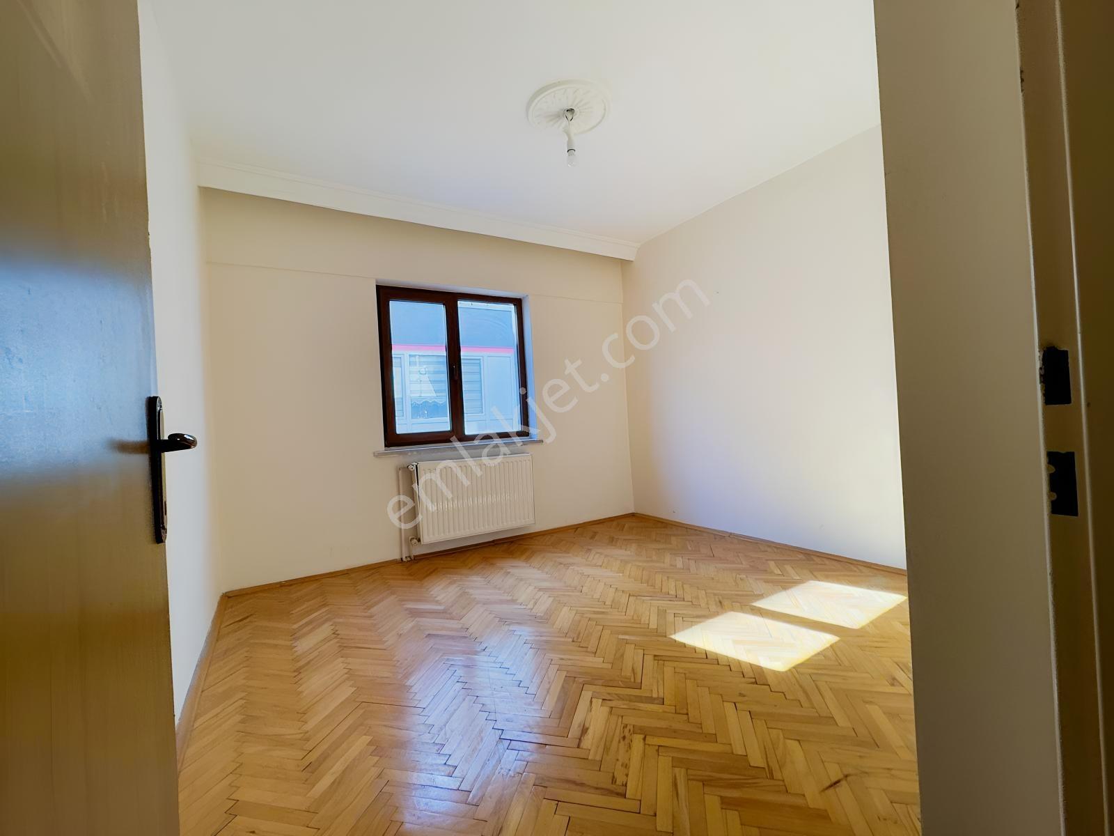 23 Nisan' Da Güney Cephe Ara Kat Bağımsız Salon 3+1 — fotoğraf 16