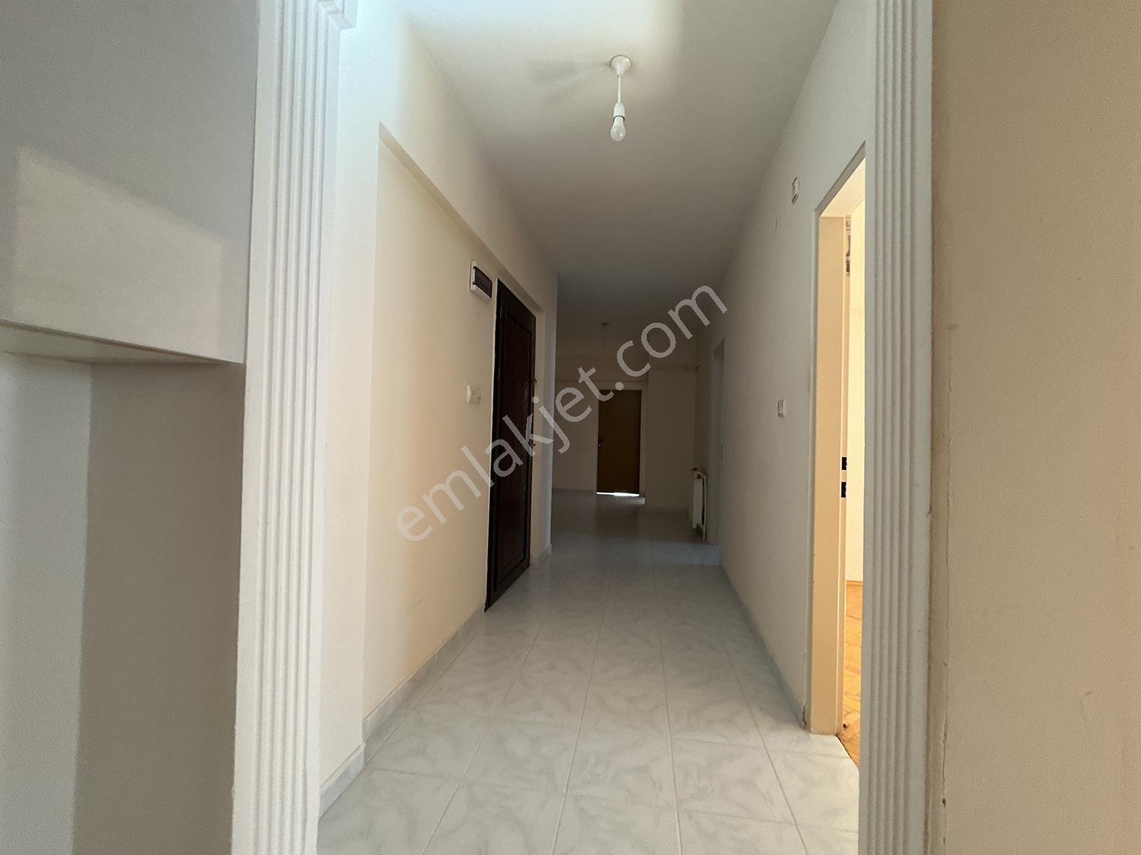 23 Nisan' Da Güney Cephe Ara Kat Bağımsız Salon 3+1 — fotoğraf 17