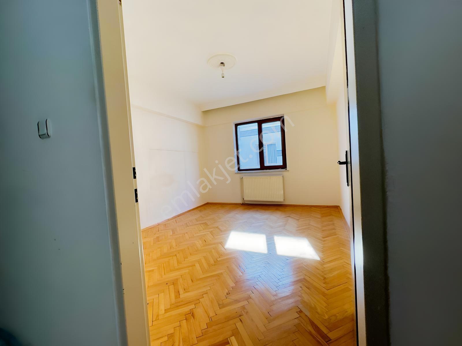 23 Nisan' Da Güney Cephe Ara Kat Bağımsız Salon 3+1 — fotoğraf 18