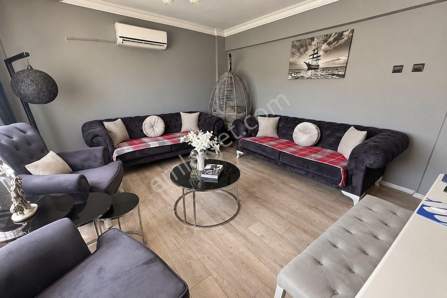 Karabağlar'da Site İçerisinde | Eşyalı | 125 M² 3+1 Lüks Daire — fotoğraf 2