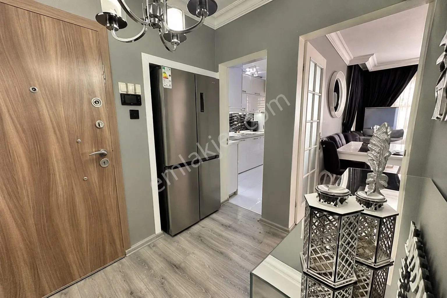 Karabağlar'da Site İçerisinde | Eşyalı | 125 M² 3+1 Lüks Daire — fotoğraf 6