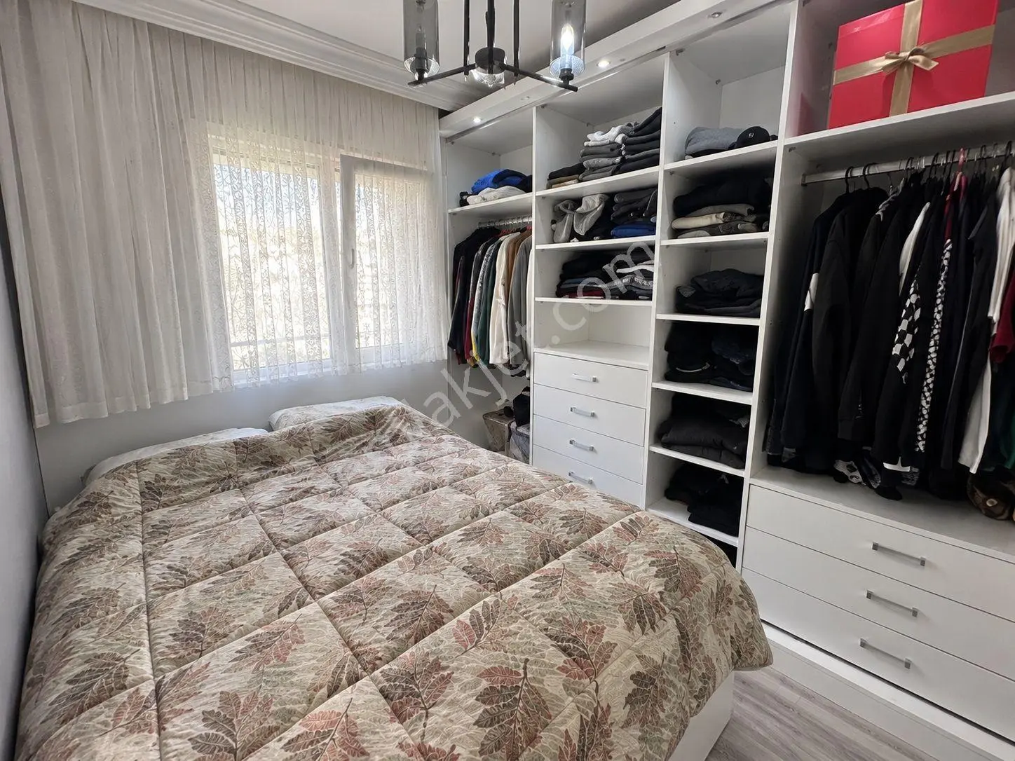 Karabağlar'da Site İçerisinde | Eşyalı | 125 M² 3+1 Lüks Daire — fotoğraf 10