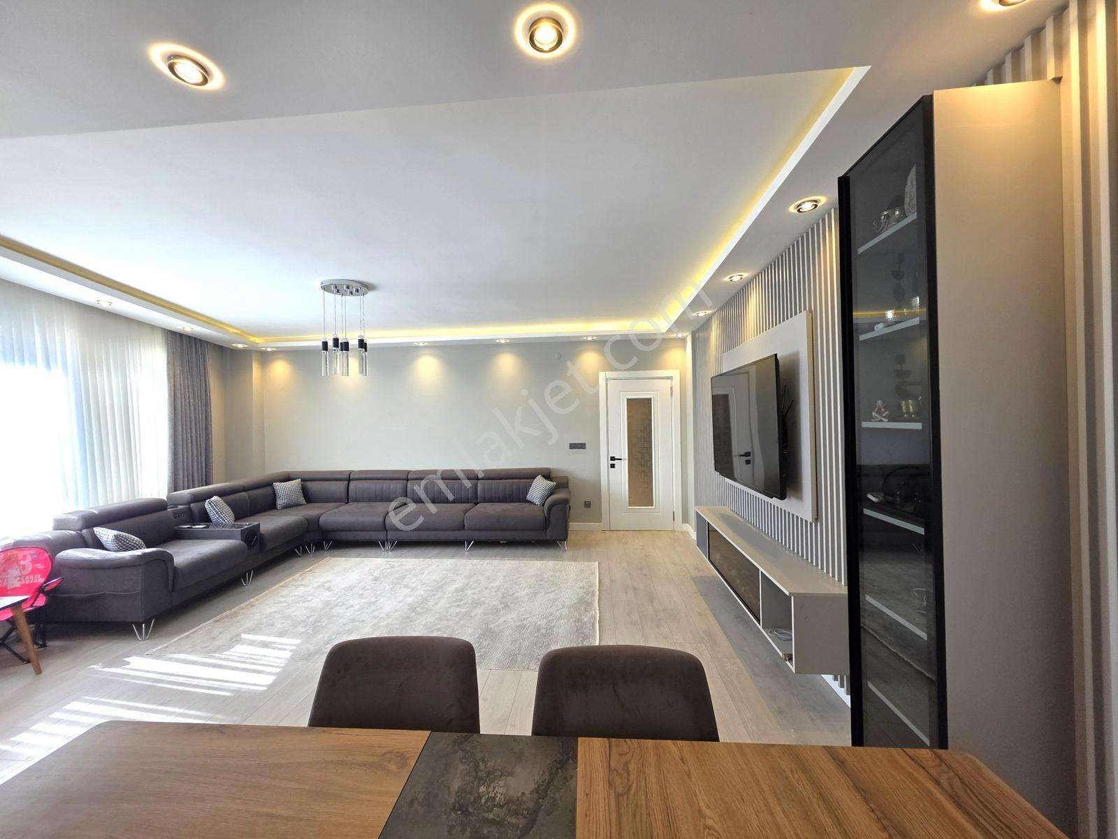 Remaxtan Satılık Avcılarda E-5 Üzerinde Ara Kat 3+1 Daire — fotoğraf 5