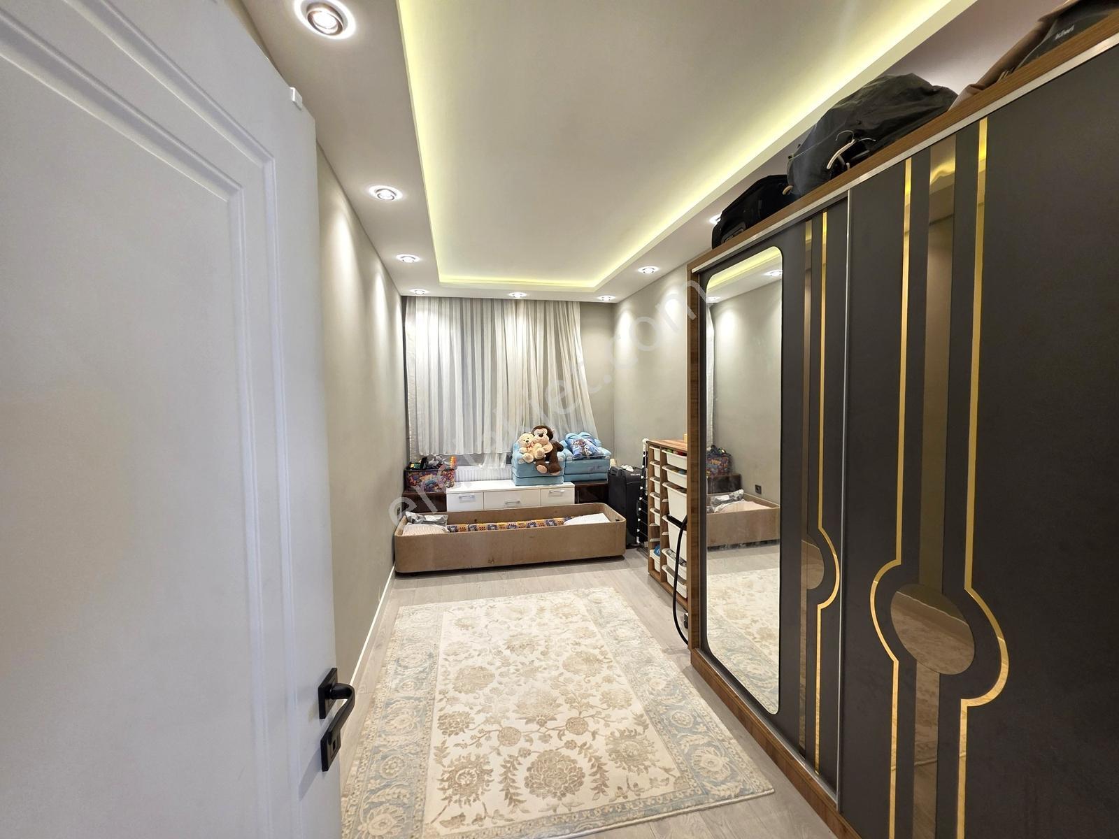 Remaxtan Satılık Avcılarda E-5 Üzerinde Ara Kat 3+1 Daire — fotoğraf 15