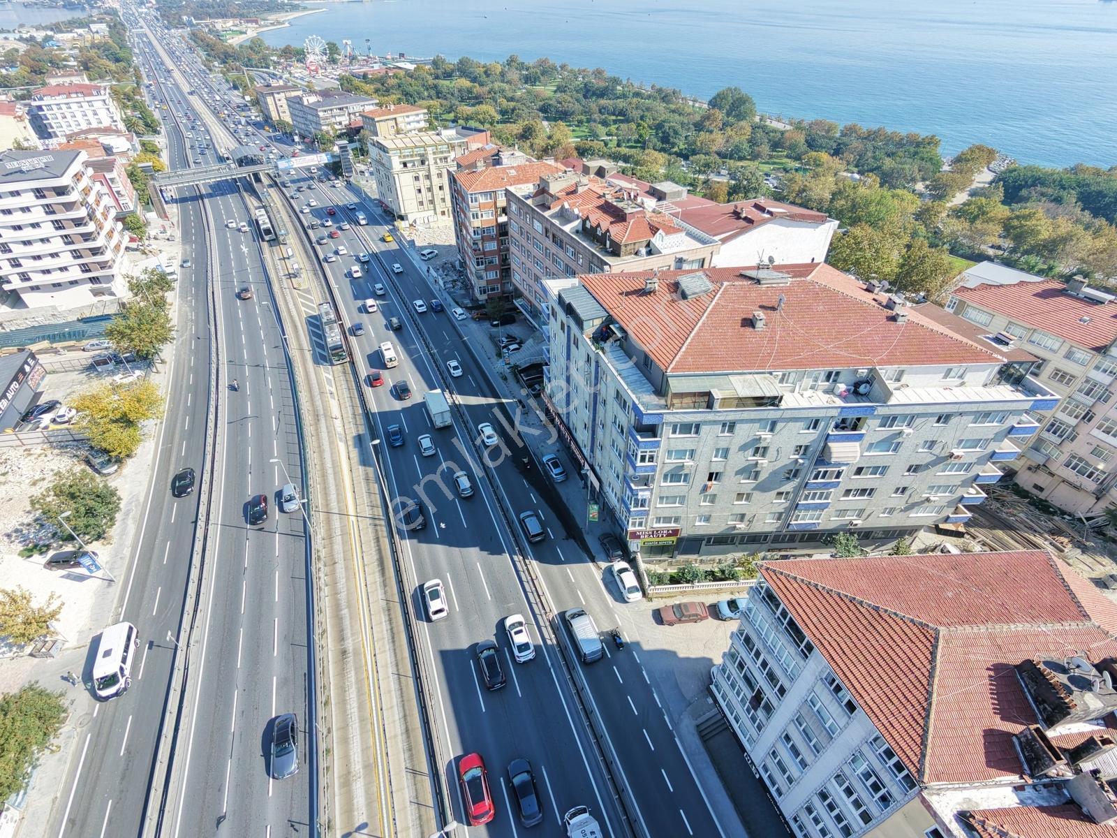 Remaxtan Satılık Avcılarda E-5 Üzerinde Ara Kat 3+1 Daire — fotoğraf 23