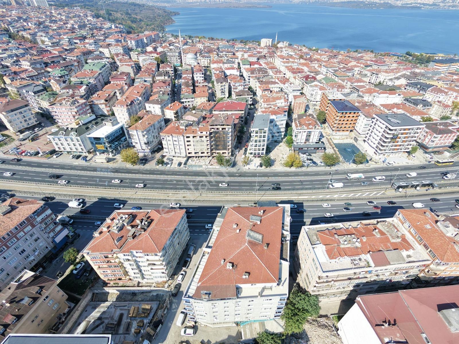 Remaxtan Satılık Avcılarda E-5 Üzerinde Ara Kat 3+1 Daire — fotoğraf 25