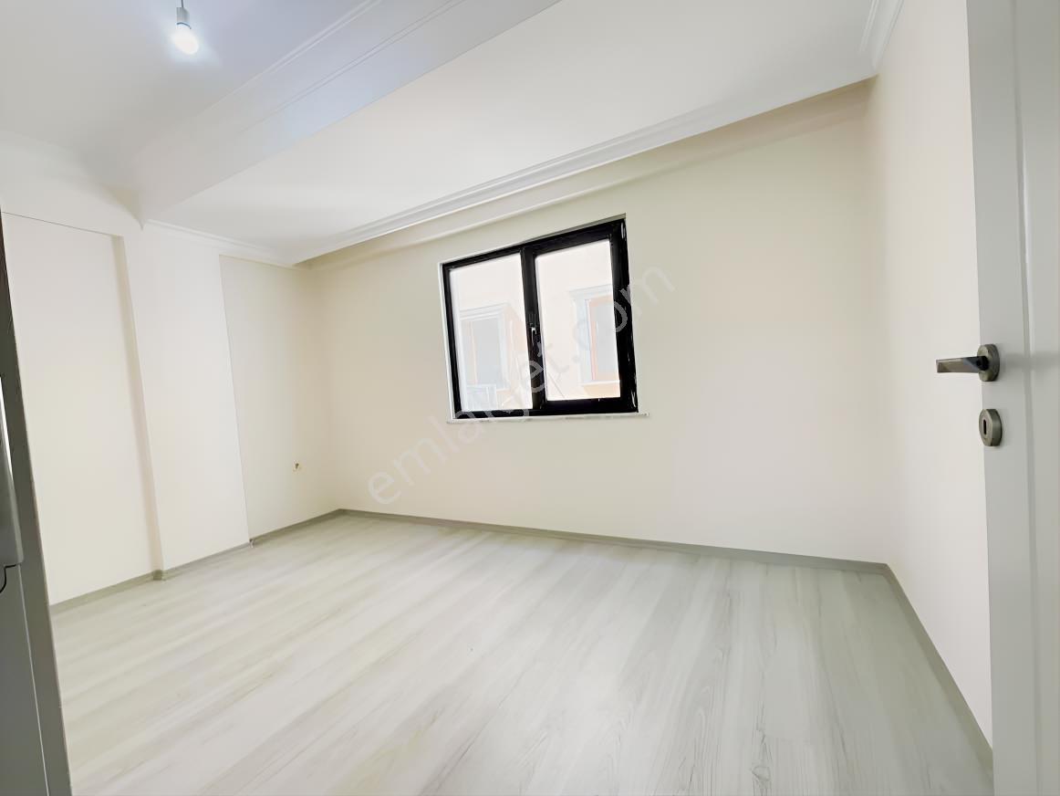 Şirinevler Meydana Ve Metrobüse 300 Metre Mesafede — fotoğraf 9