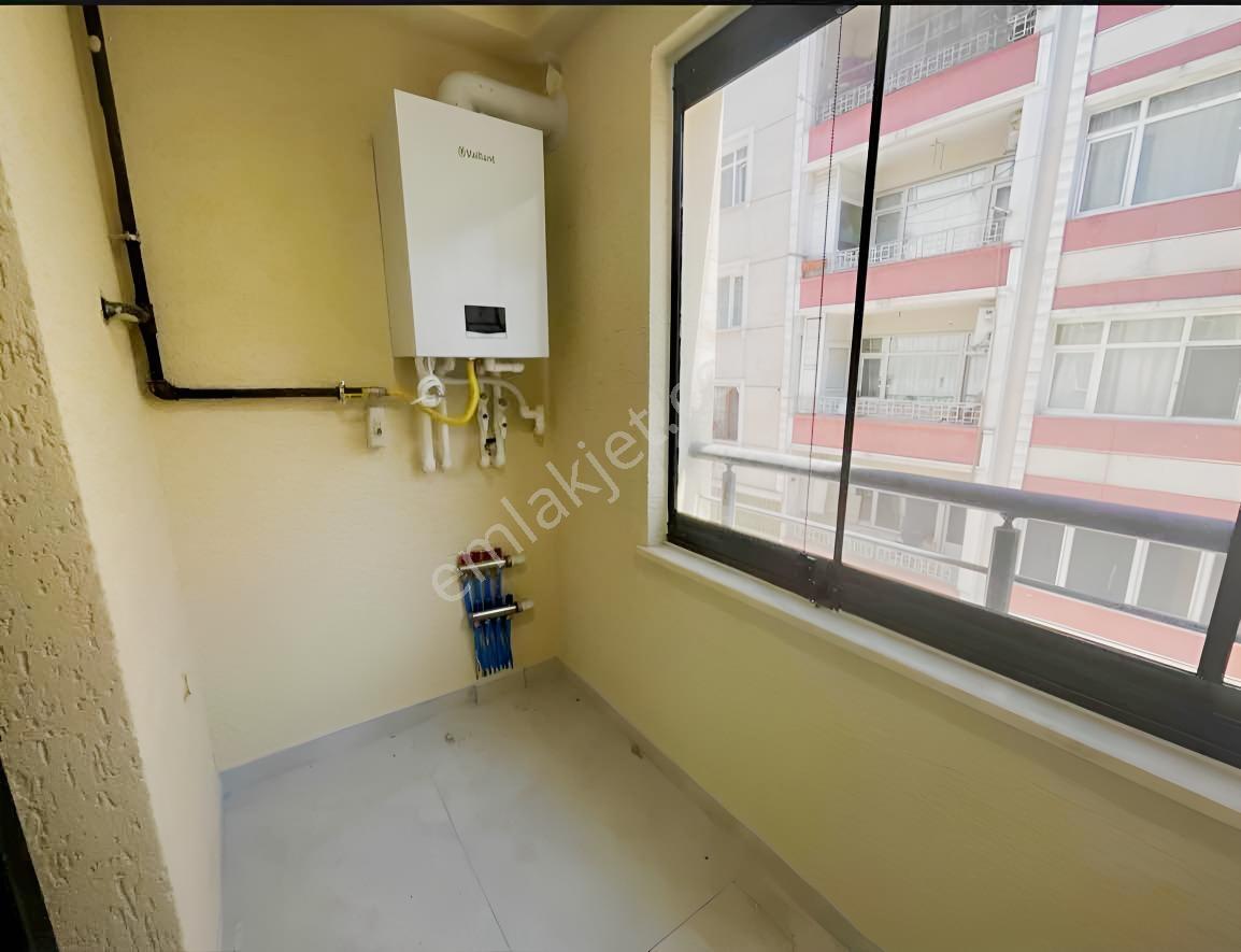 Şirinevler Meydana Ve Metrobüse 300 Metre Mesafede — fotoğraf 15