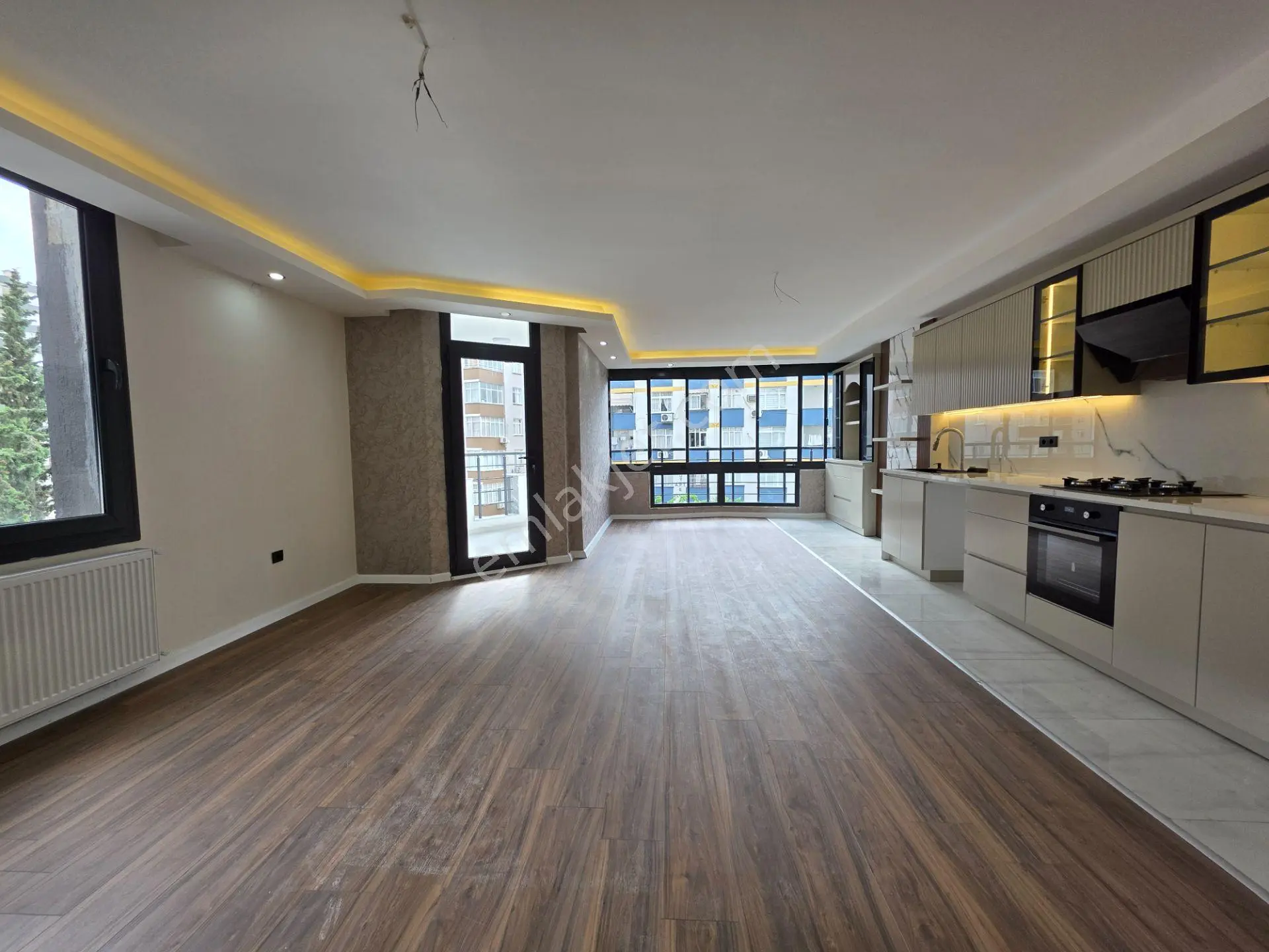 Furkan Kahyaoğlu'ndan K.evrenin Orta Noktasında Lüks Salon Mutfak 4+1 Daire — fotoğraf 2