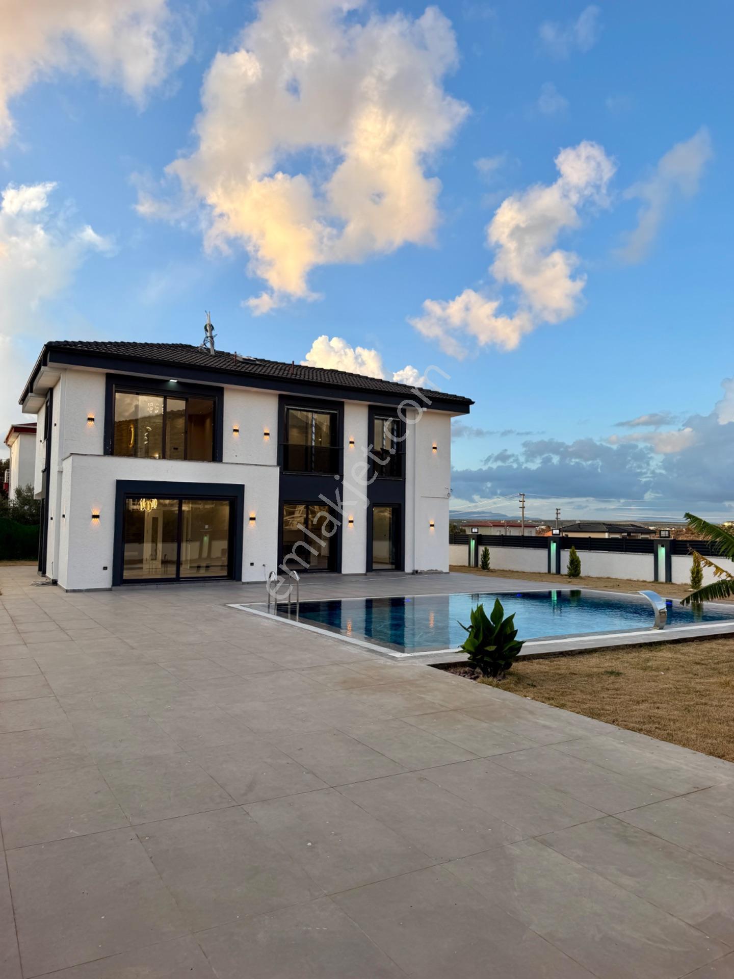 Didim’de Satılık 725 M2 Ultra Lüks 4+1 Uygun Fiyatlı Villa — fotoğraf 3