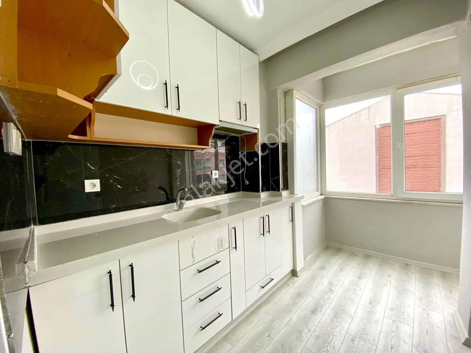 Yükselden Altınkum Doktorlar Sitesi Mevkii Ön Cephe 2+1 Daire