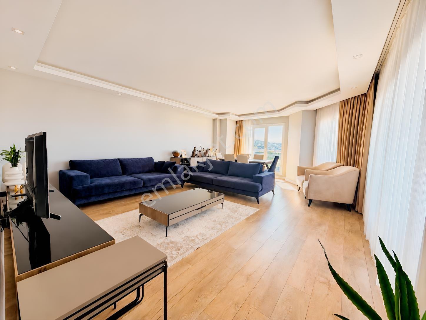 Özgün Emlaktan Sahilde Deniz Manzaralı 3+1-site İçinde Lüx Daire — fotoğraf 5