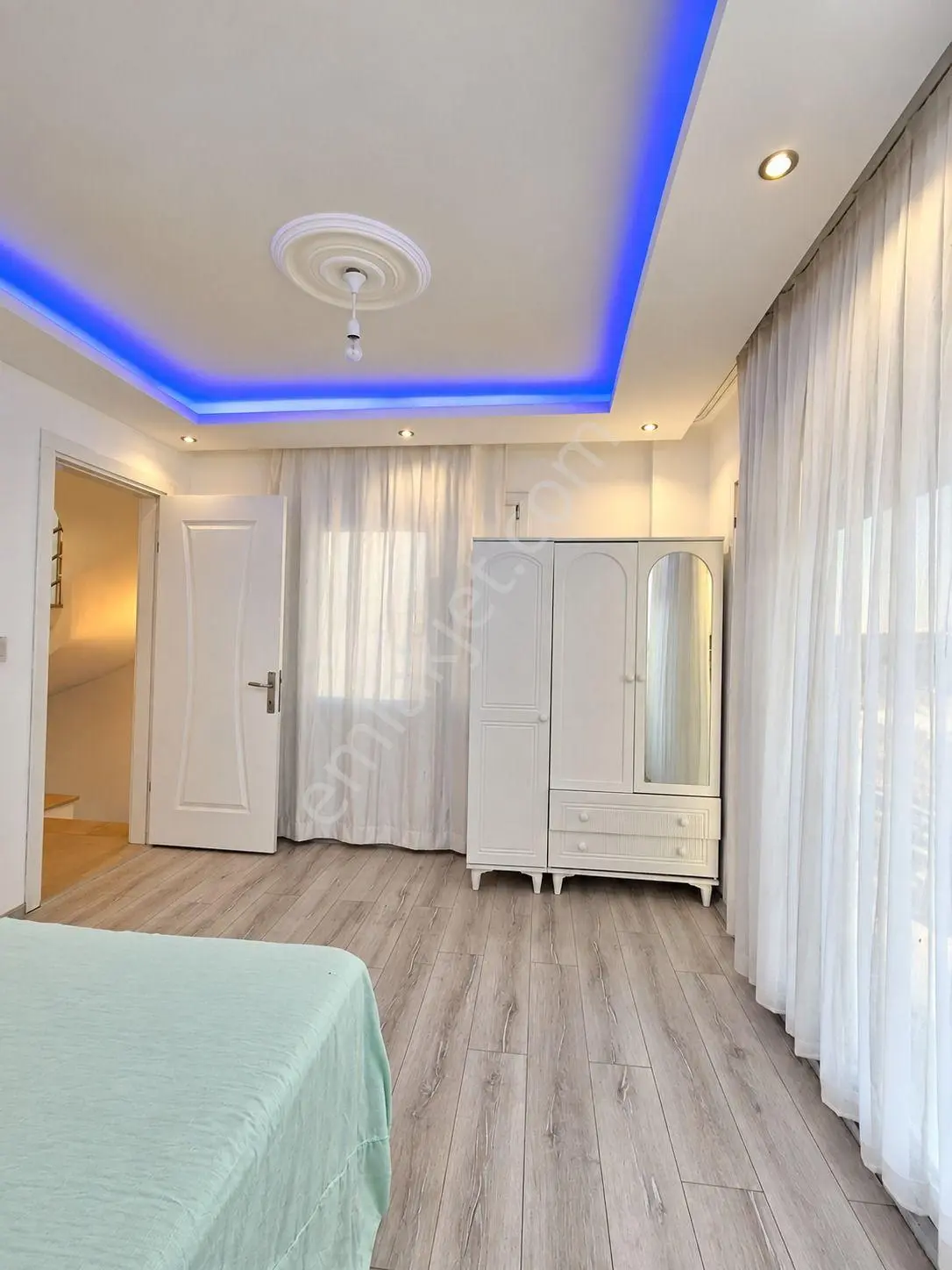 Kuşadası Sogucak'da 4 Oda 1 Salon Triplex Villa — fotoğraf 17