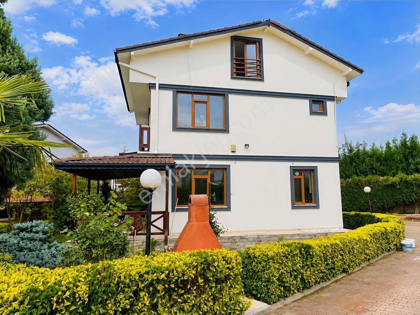 Maşukiye'de Doğayla İç İçe, Havuzlu Sitede Bahçeli Villa — fotoğraf 24
