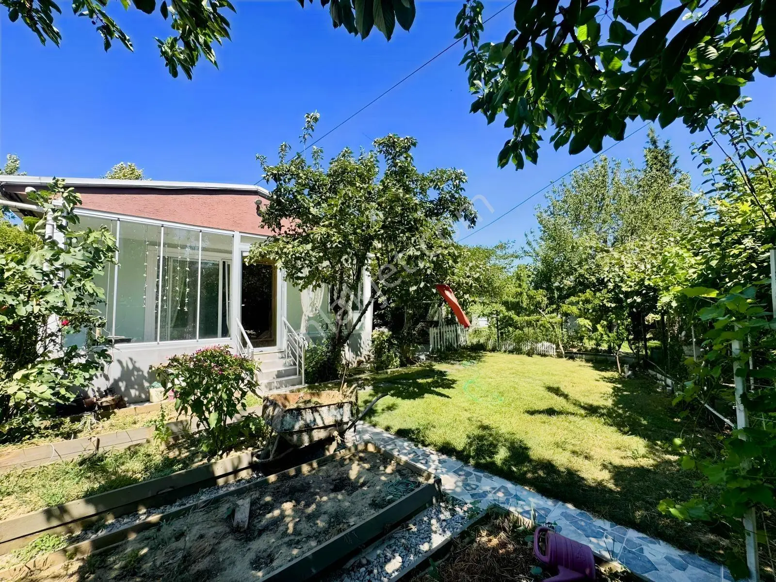 Yalova Yolu Üzerinde Satılık Bahçeli Müstakil Prefabrik Ev — fotoğraf 4