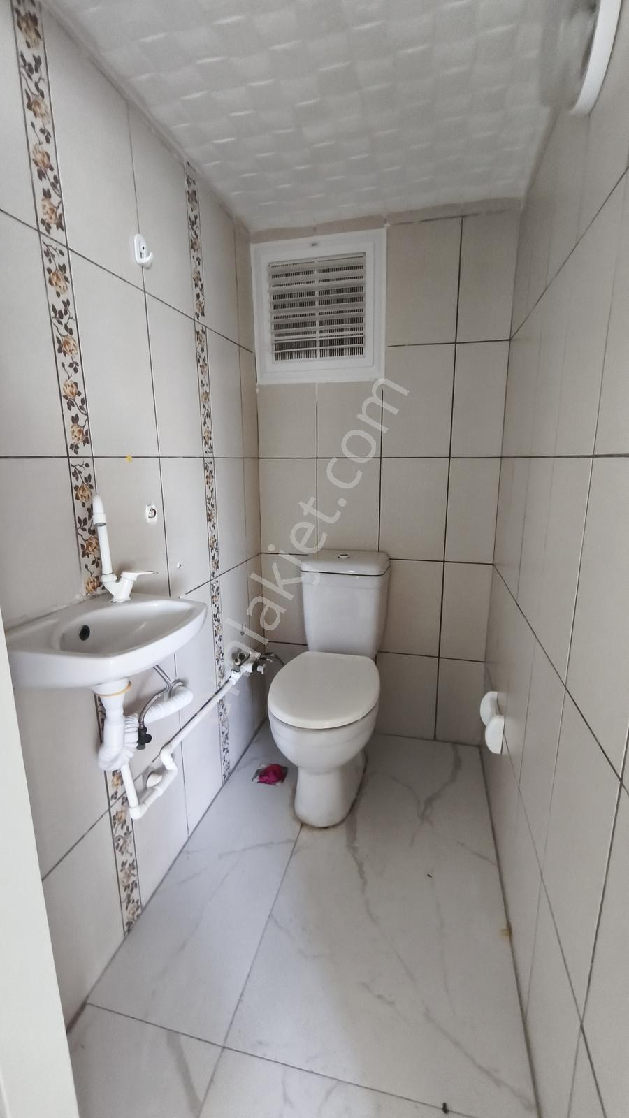 Truva/nazım Demirci'den Diş Hastanesi Yakını Satılık Takaslı 2+1 — fotoğraf 9
