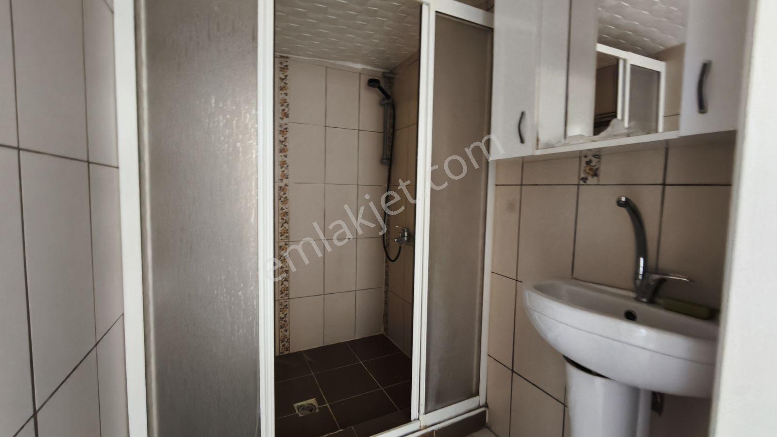 Truva/nazım Demirci'den Diş Hastanesi Yakını Satılık Takaslı 2+1 — fotoğraf 24
