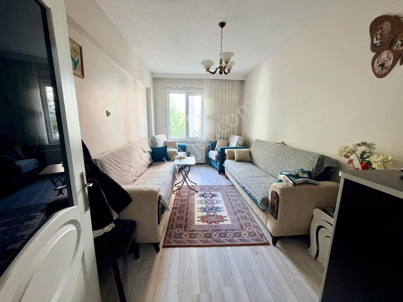 Turgut Reis Mahallesinde Bakımlı 3+1 Satılık Daire — fotoğraf 3