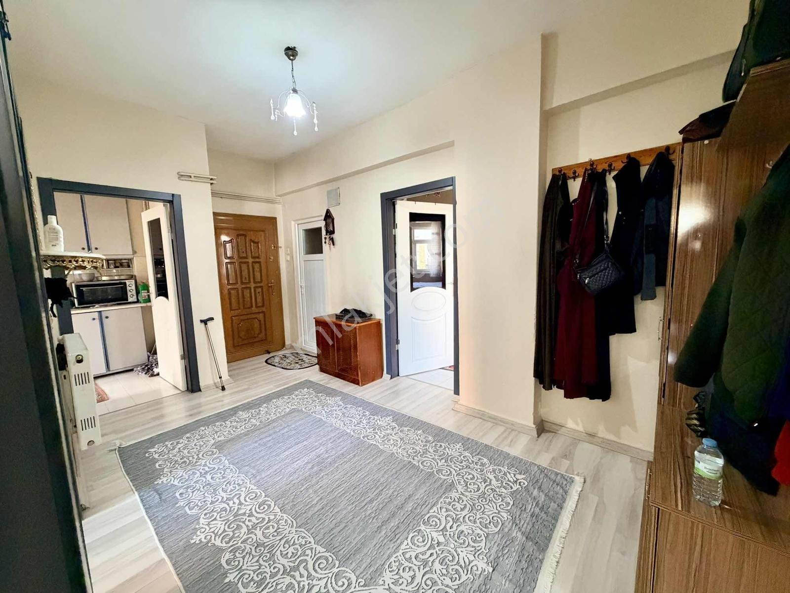 Turgut Reis Mahallesinde Bakımlı 3+1 Satılık Daire — fotoğraf 13