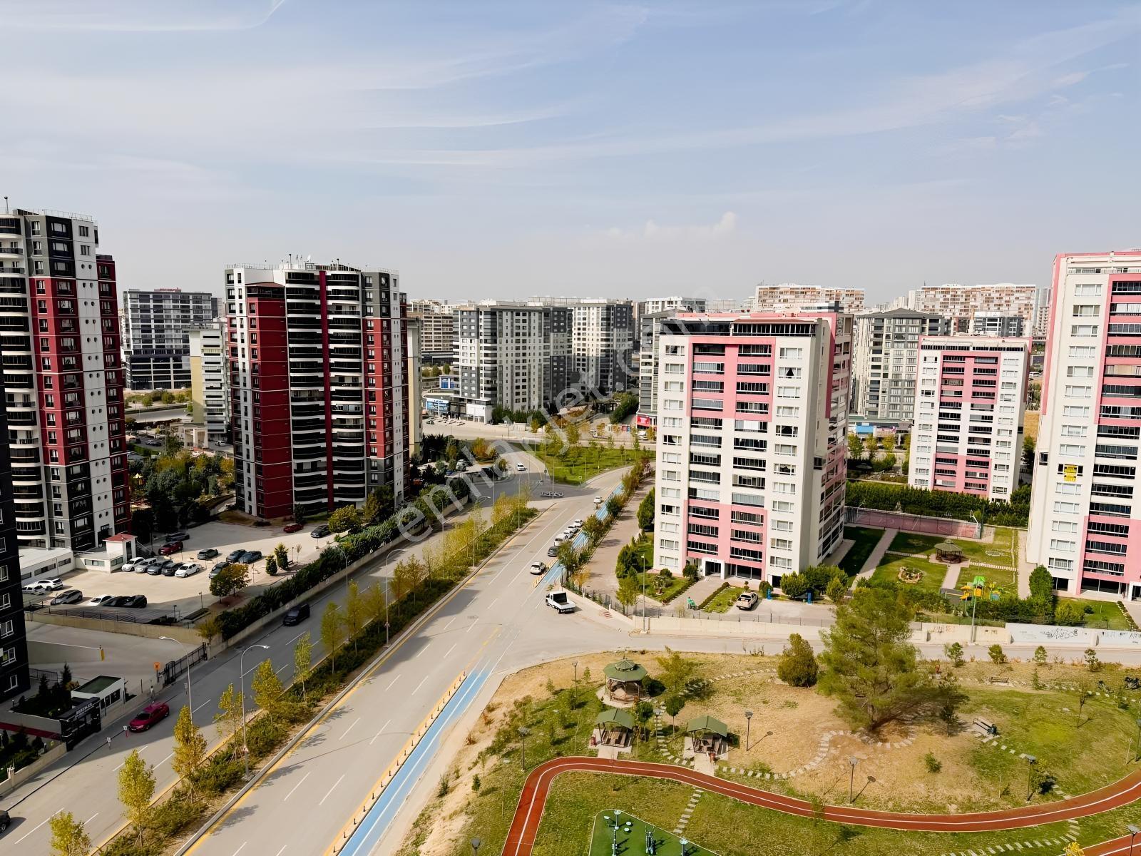 Cumhuriyet Mah.'de Metro Yanı Yerden Isıtmalı Satılık 2+1 Daire — fotoğraf 2