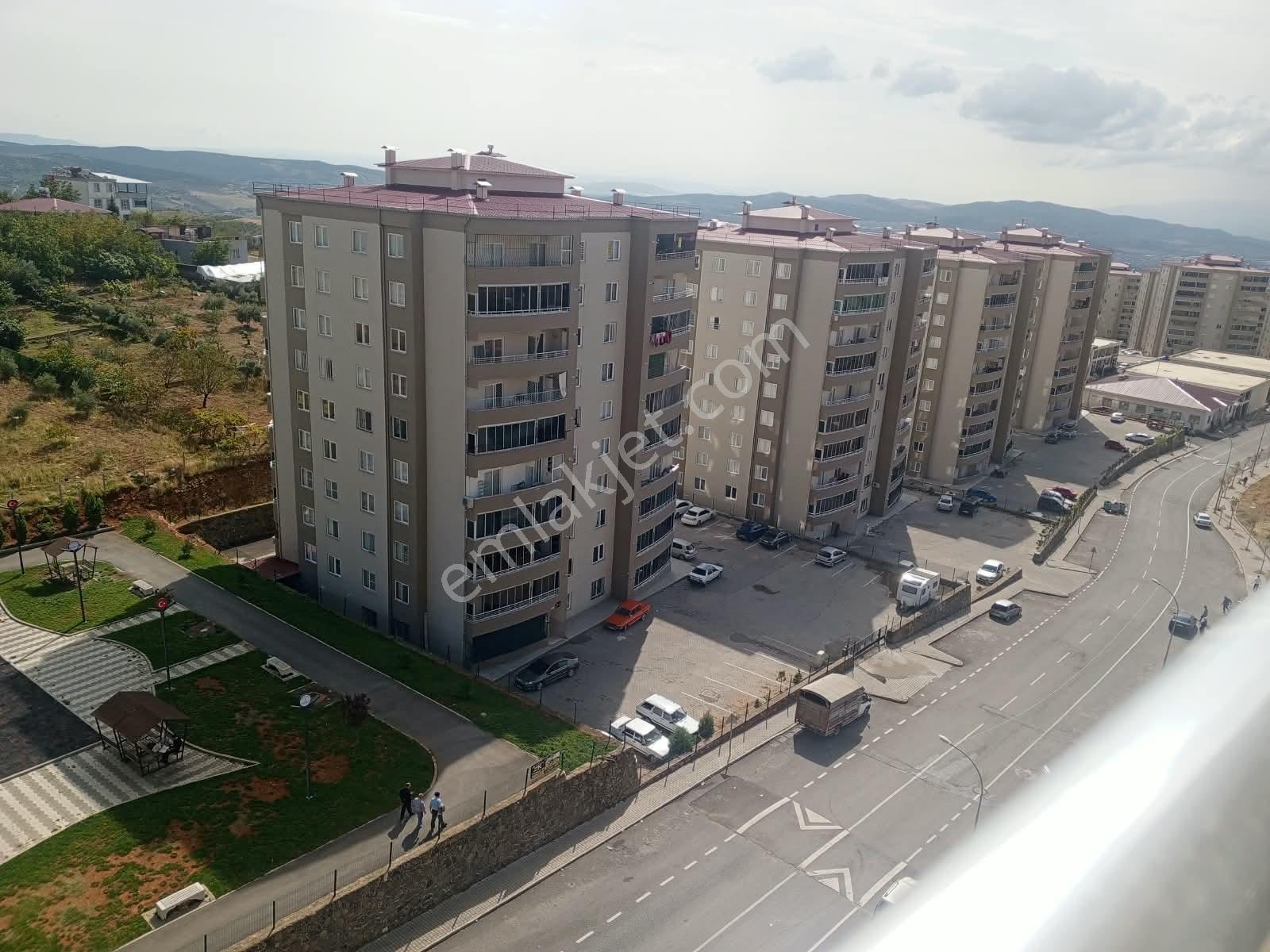 Yenikent Mahallesi 129 M² Satılık 3+1 En Üst Kat Daire — fotoğraf 2
