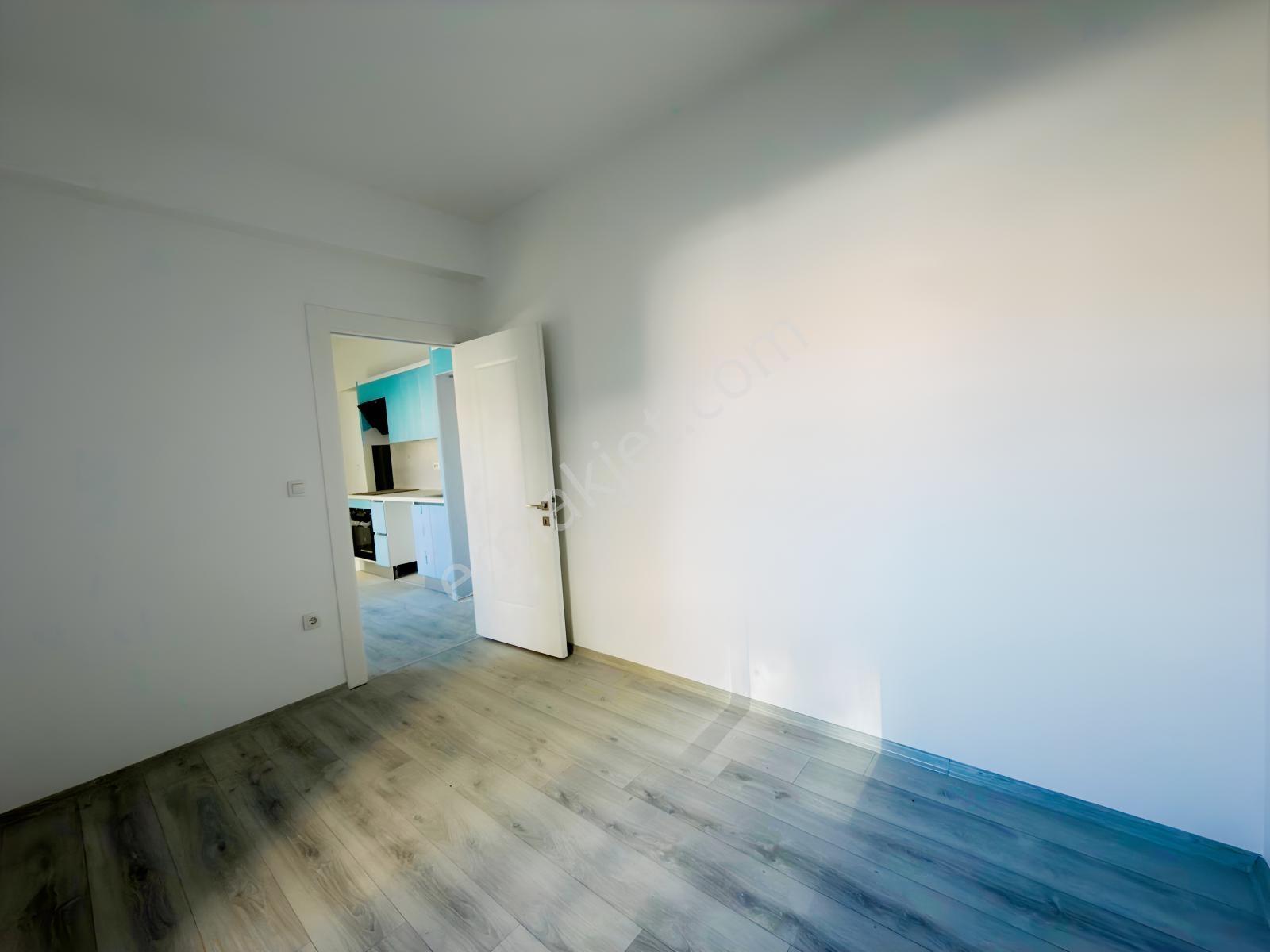 Çiğli Uğur Mumcu Kalevita Evleri Satılık 1+1 Daire — fotoğraf 16