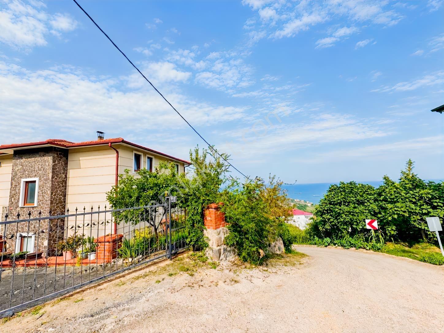 Trabzon Uğurlu'da 300 M² 3 Katlı Müstakil Villa Ve Bahçe — fotoğraf 3