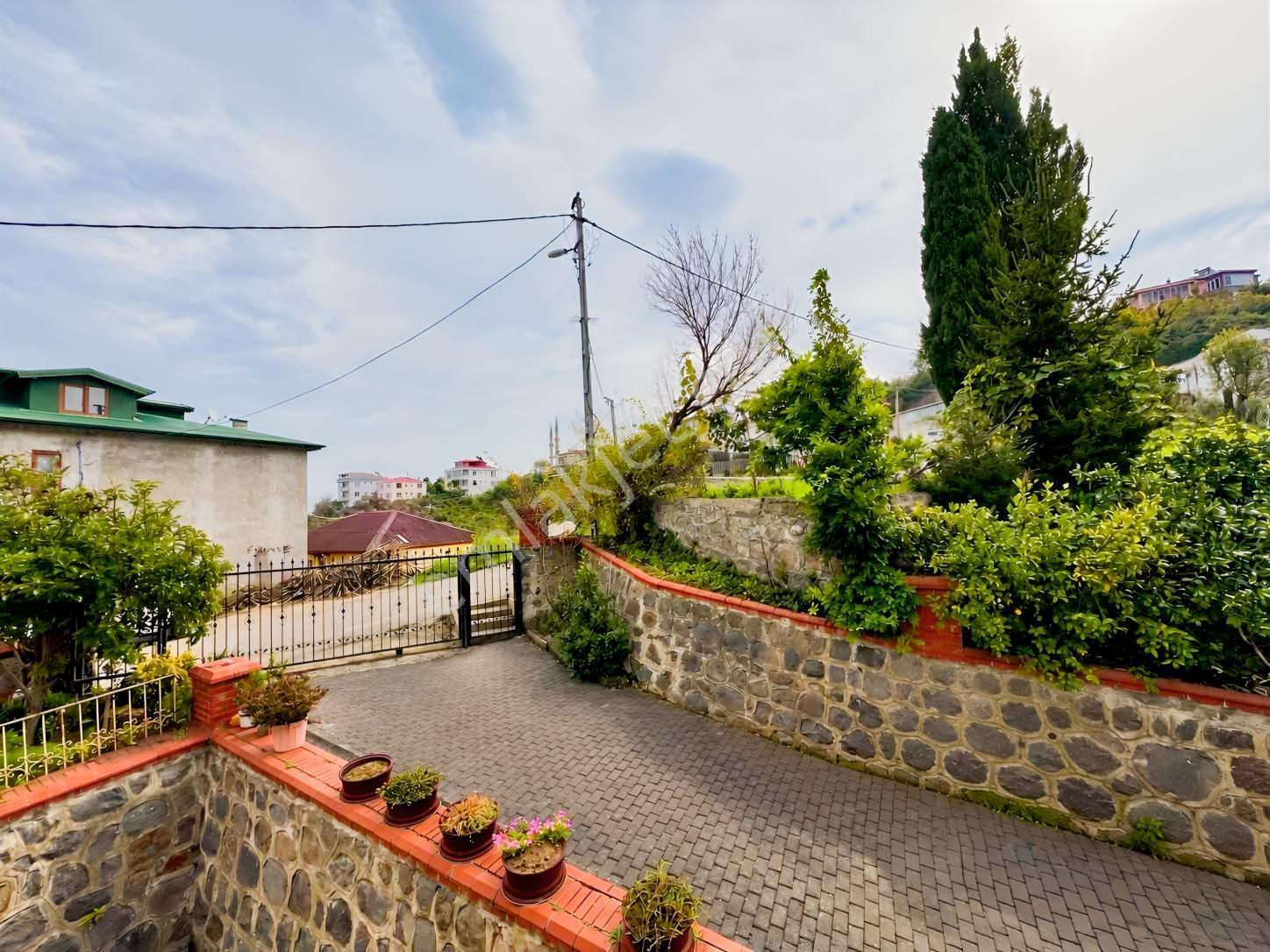 Trabzon Uğurlu'da 300 M² 3 Katlı Müstakil Villa Ve Bahçe — fotoğraf 7