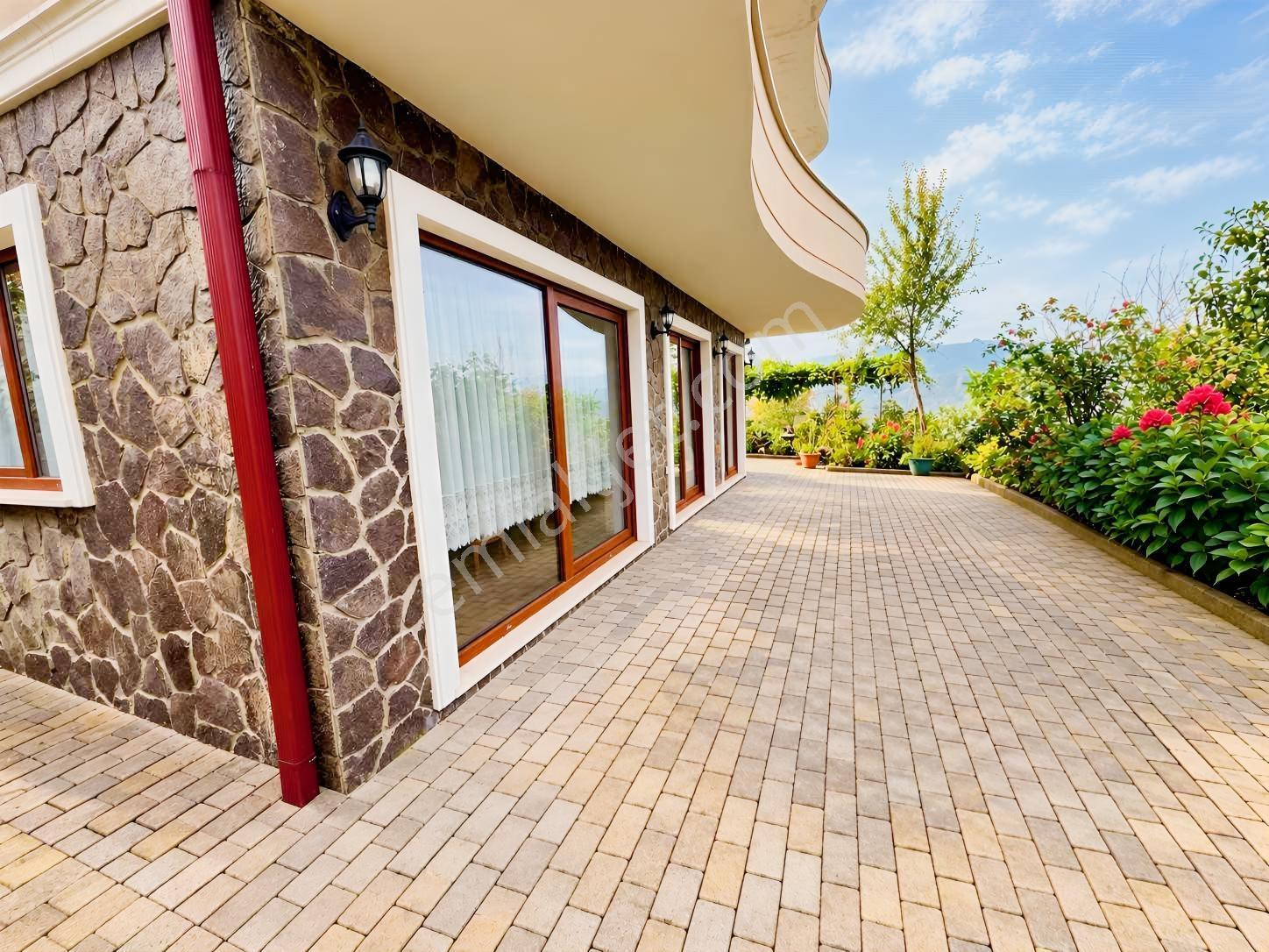 Trabzon Uğurlu'da 300 M² 3 Katlı Müstakil Villa Ve Bahçe — fotoğraf 9