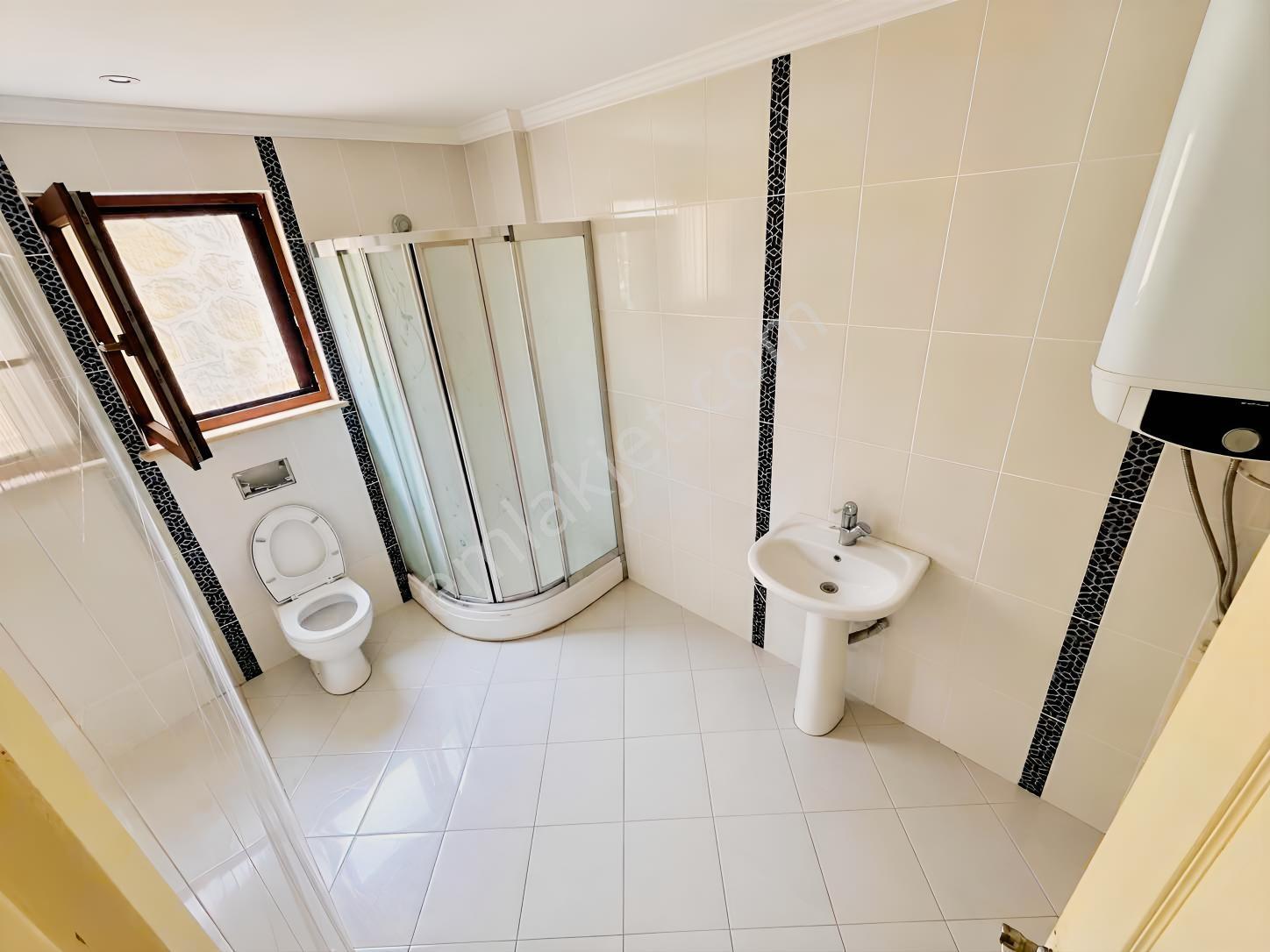 Trabzon Uğurlu'da 300 M² 3 Katlı Müstakil Villa Ve Bahçe — fotoğraf 17