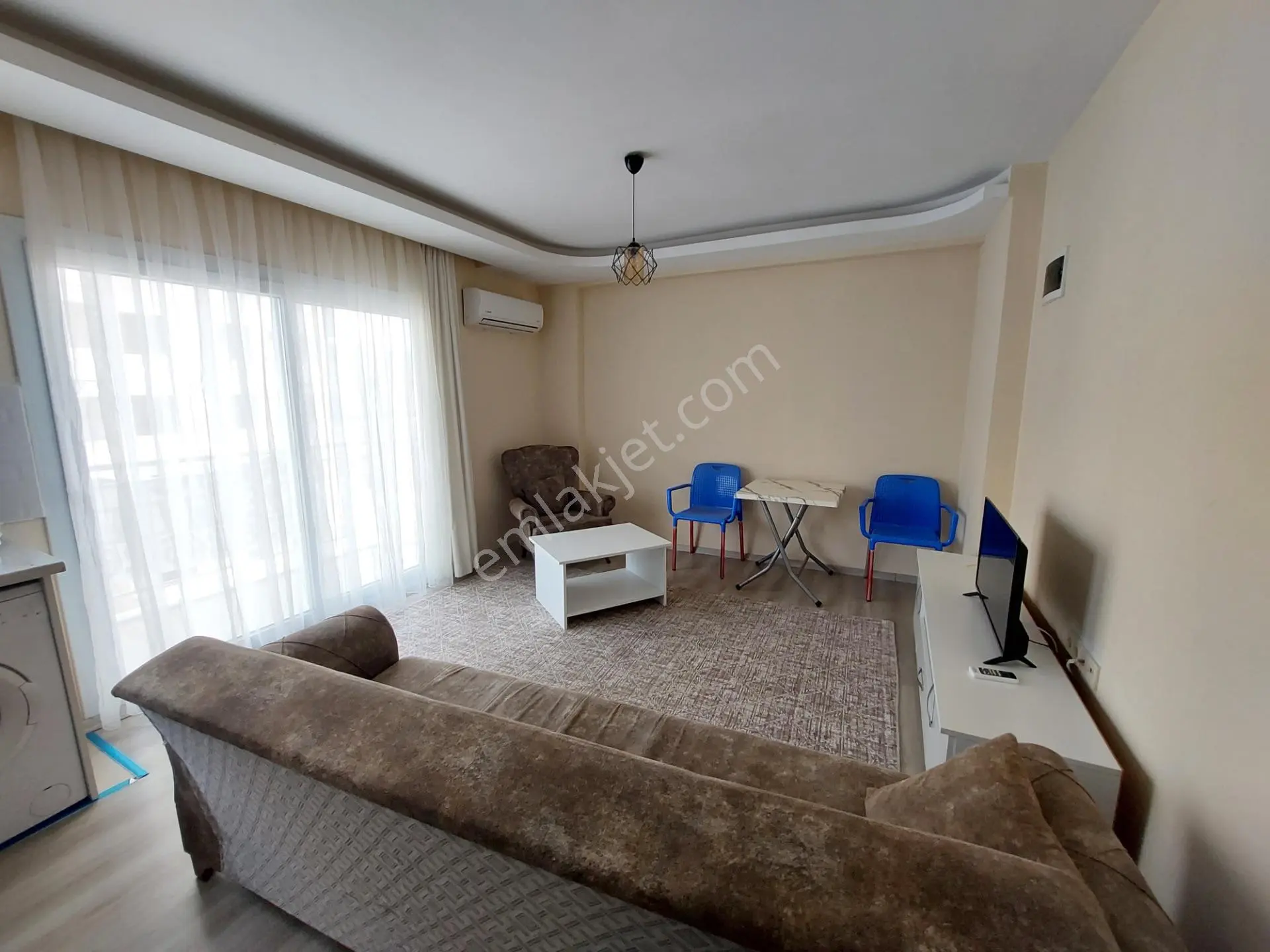 Stad Yanı Geniş Oturumlu Full Eşyalı Satılık 1+1 Daire — fotoğraf 4