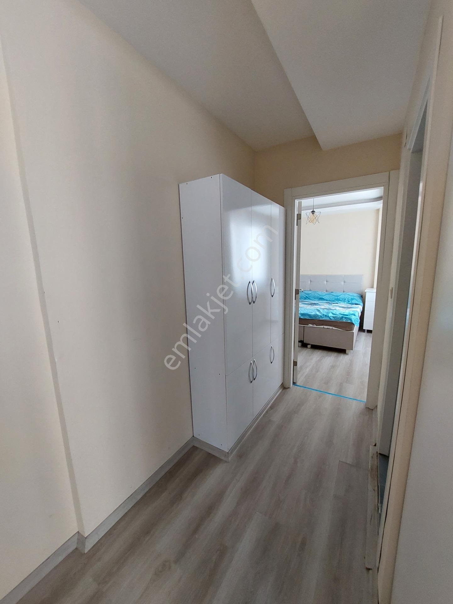 Stad Yanı Geniş Oturumlu Full Eşyalı Satılık 1+1 Daire — fotoğraf 9