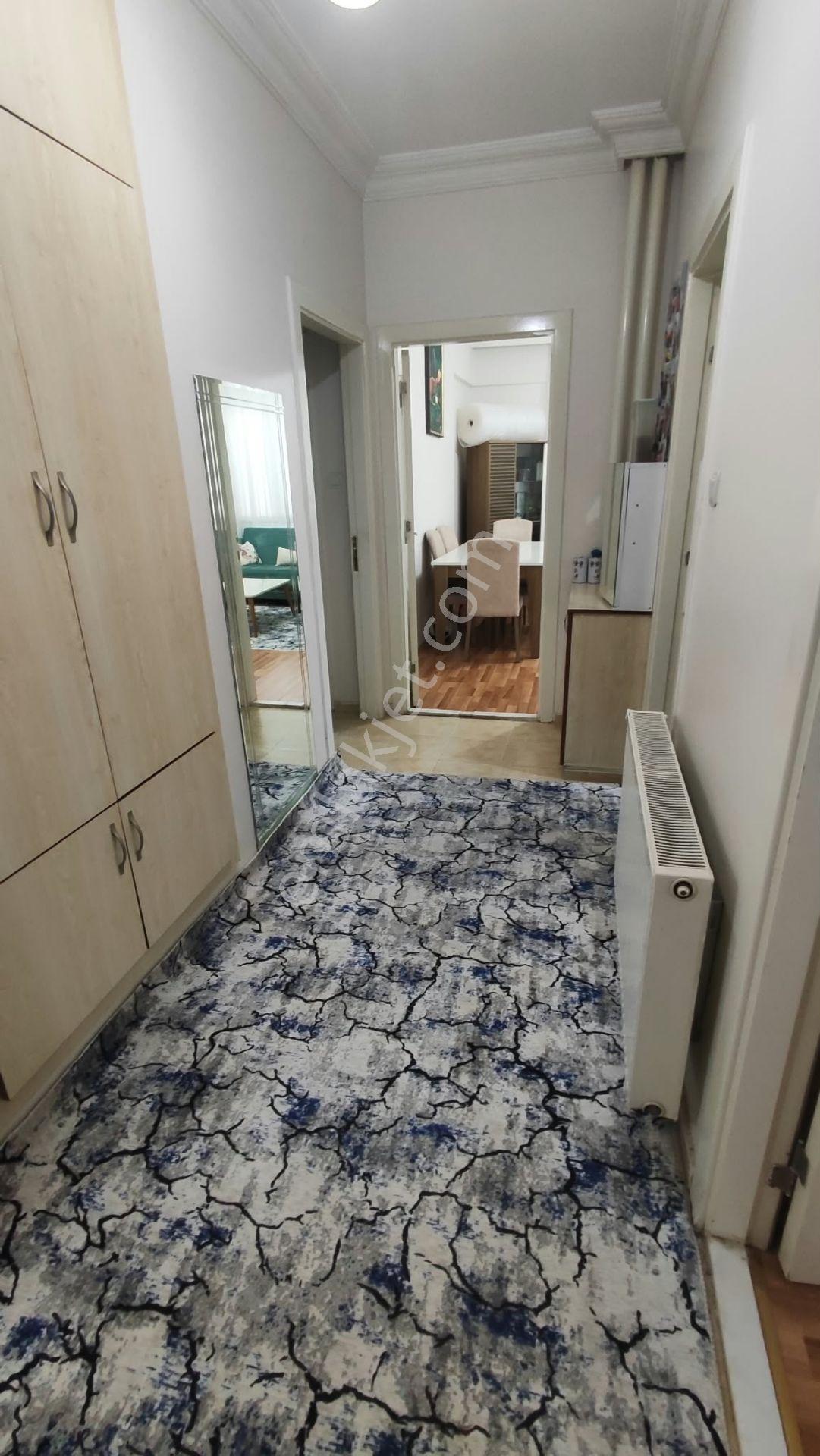 Karataş'ta 5 Katlı Binada 2. Kat Satılık 2+1 Daire — fotoğraf 2