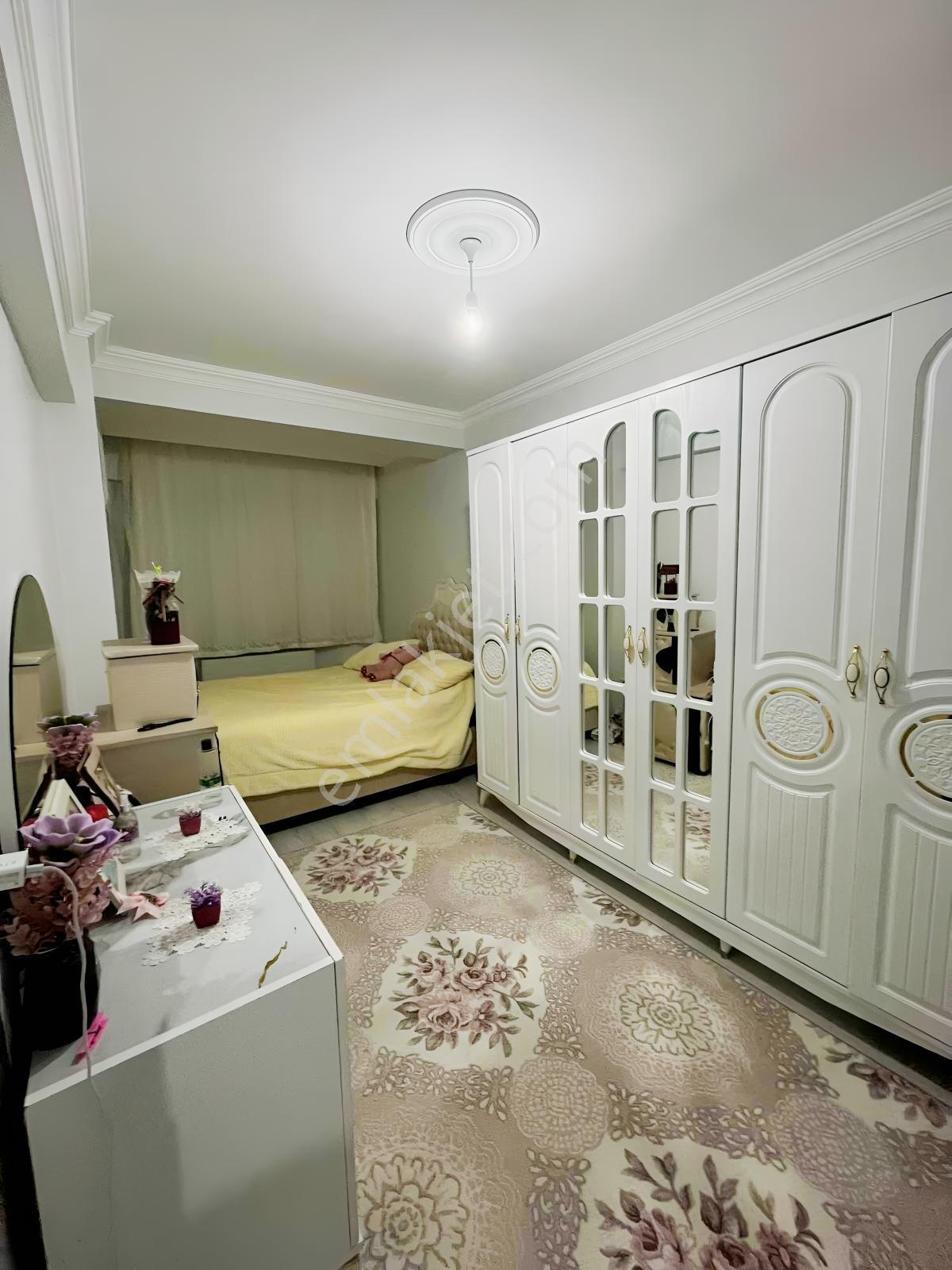 Enka Gayrimenkuldan Eski Belediyenin Orda Ebeveyn Banyolu 3+1 — fotoğraf 4