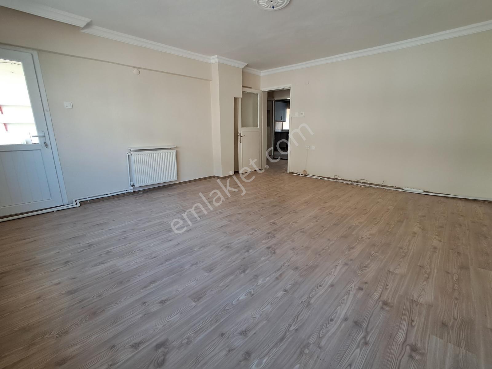 Bayraklı Osmangazi'de Muhteşem Lokasyonda Satılık 3+1 Daire — fotoğraf 2