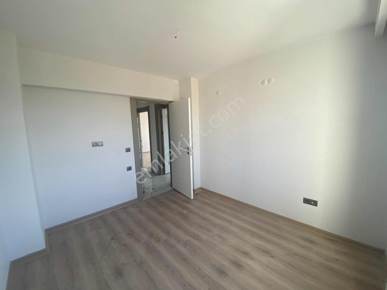 Törekent Serra Bulvar Site İçerisinde Satılık 2+1 — fotoğraf 19