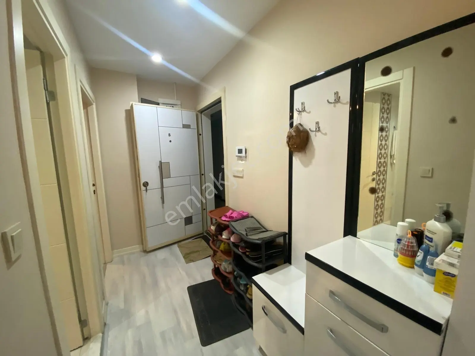 Antalya Konyaaltı Mükemmel Lokasyonda Sıte Içınde Katta Kelepır Acıl 1 + 1 Satılık Daıre — fotoğraf 11