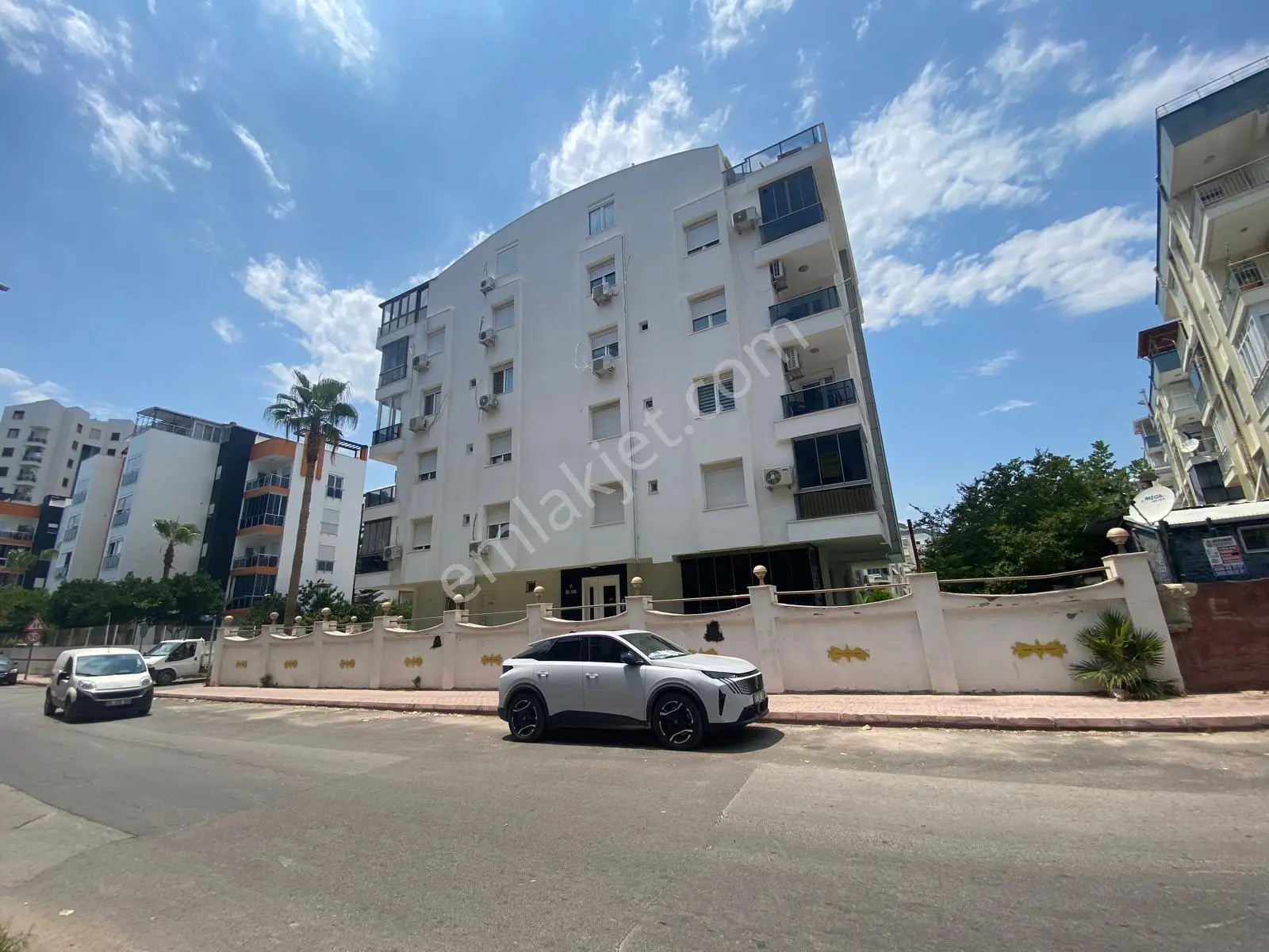Antalya Konyaaltı Mükemmel Lokasyonda Sıte Içınde Katta Kelepır Acıl 1 + 1 Satılık Daıre — fotoğraf 21