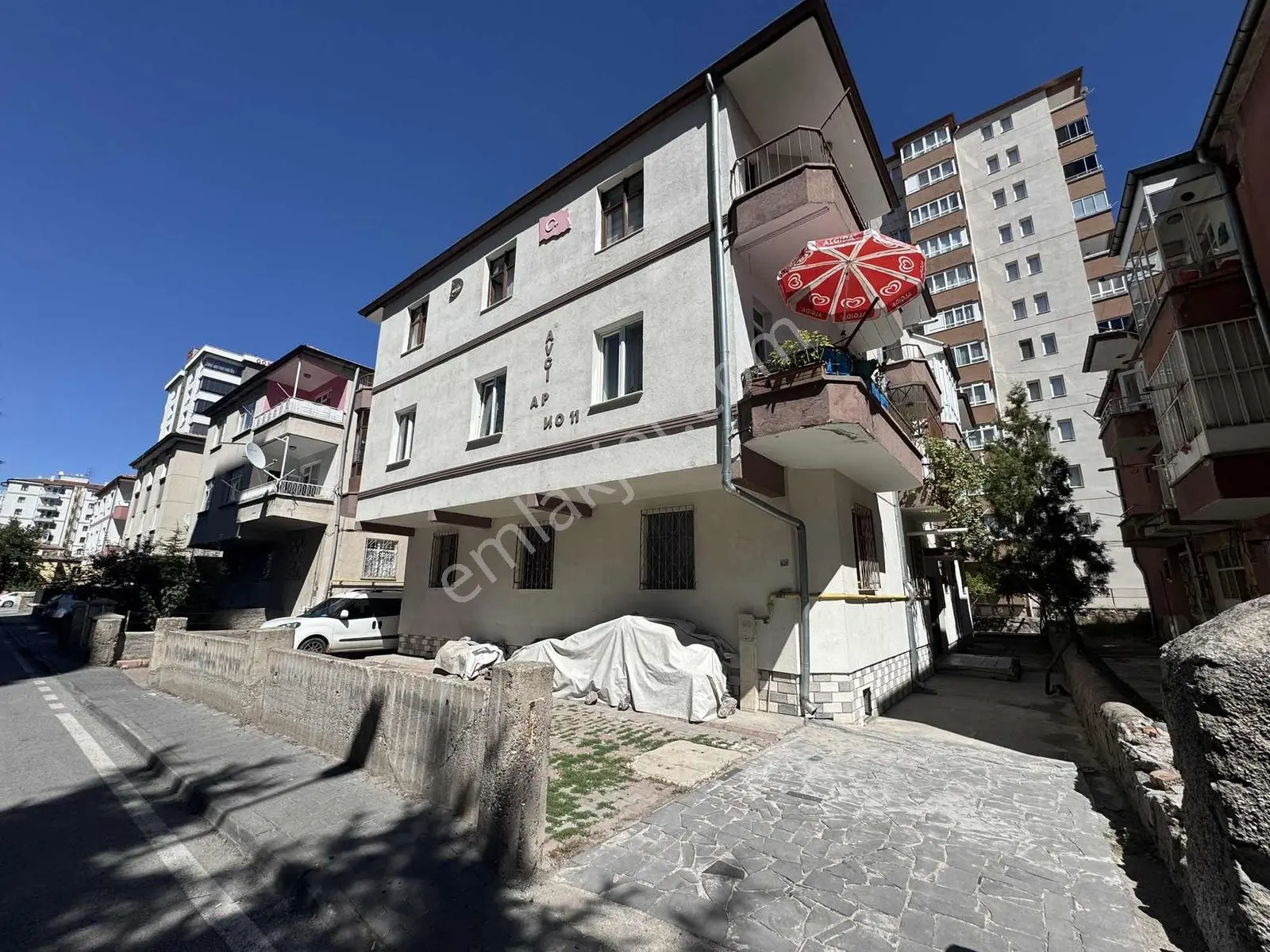 Aydınlıkevler Mahallesı'nde Satılık 3 + 1 Daıre — fotoğraf 7