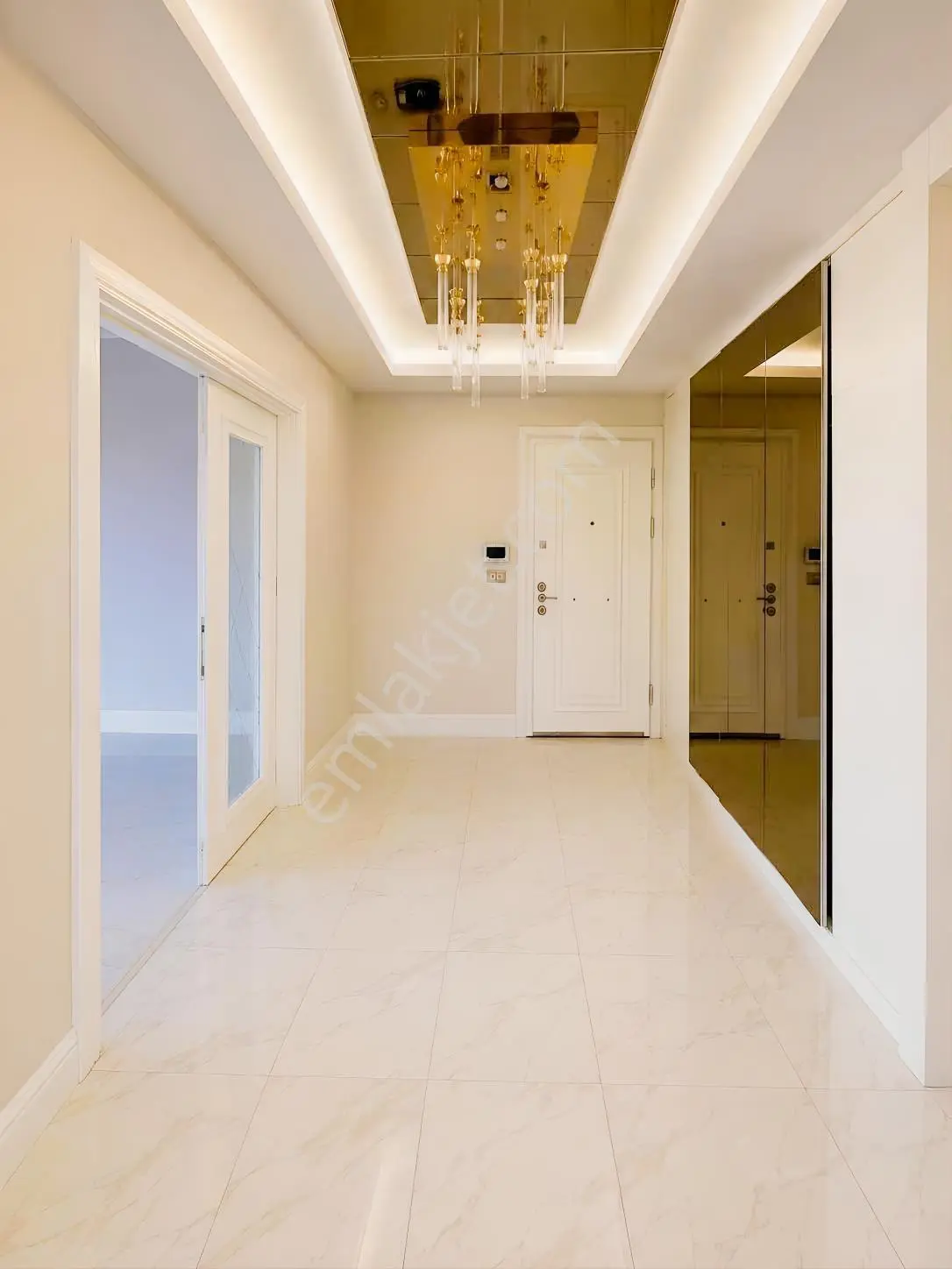 Köşk Mahallesinde Satılık Ultra Lüks Geniş Daire Sonnn — fotoğraf 4