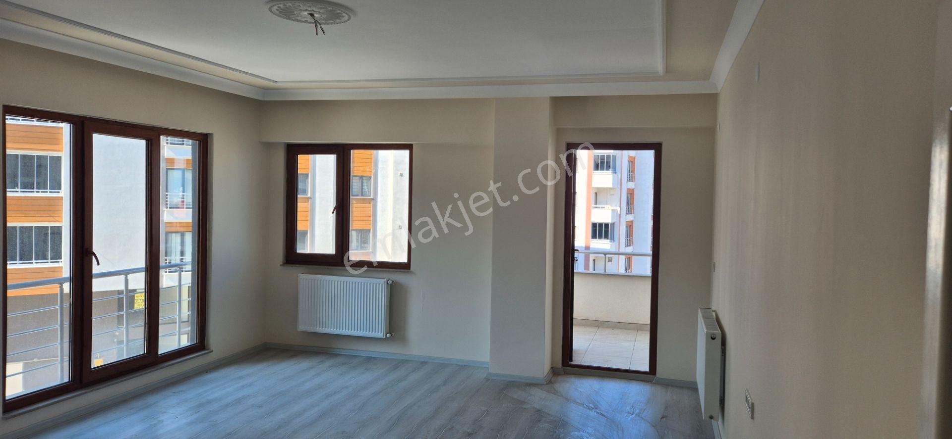 Öztürkler Gayrimenkulden Trabzon Akçaabat Yaylacık Mahallesi Akçaabat Caddesi No 114 Te 3+1 128 M — fotoğraf 3