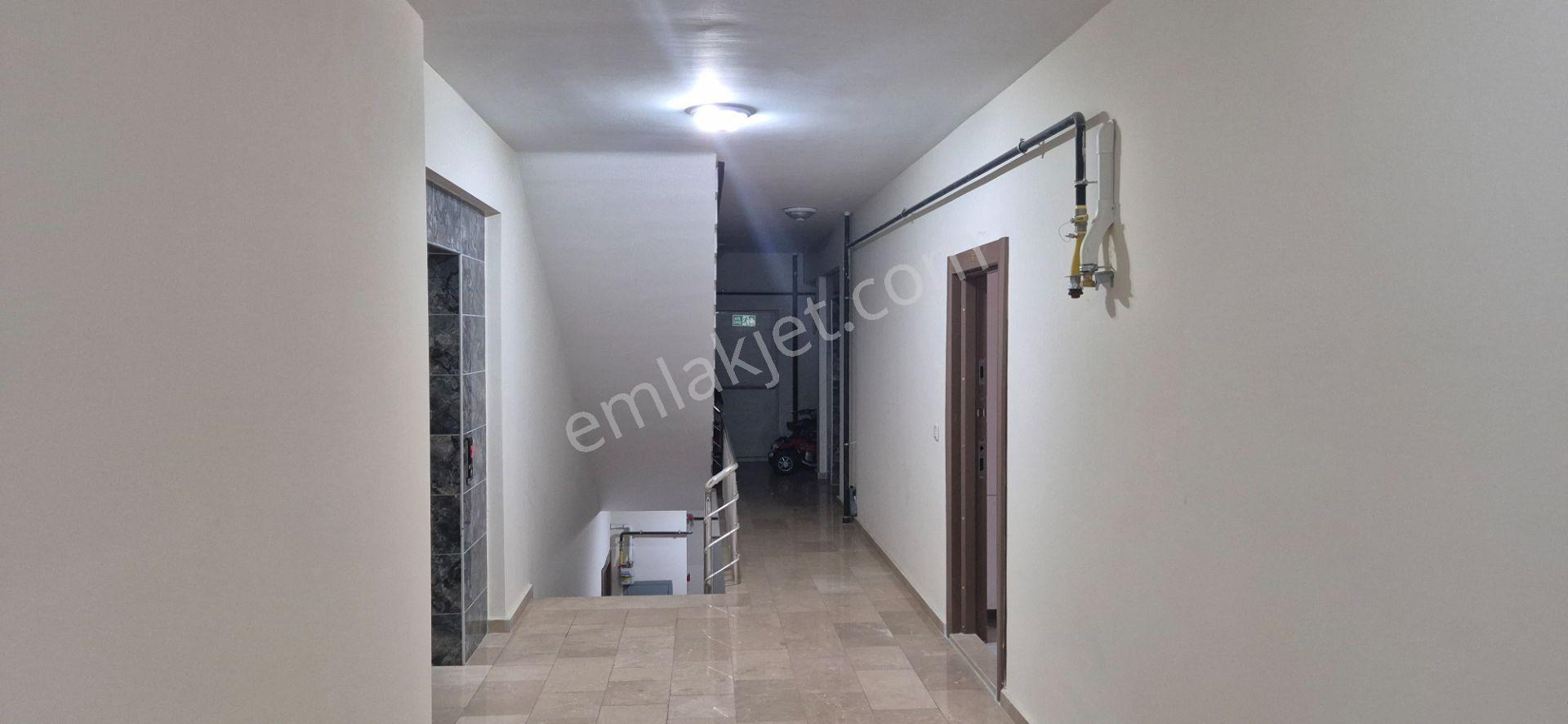 Öztürkler Gayrimenkulden Trabzon Akçaabat Yaylacık Mahallesi Akçaabat Caddesi No 114 Te 3+1 128 M — fotoğraf 10