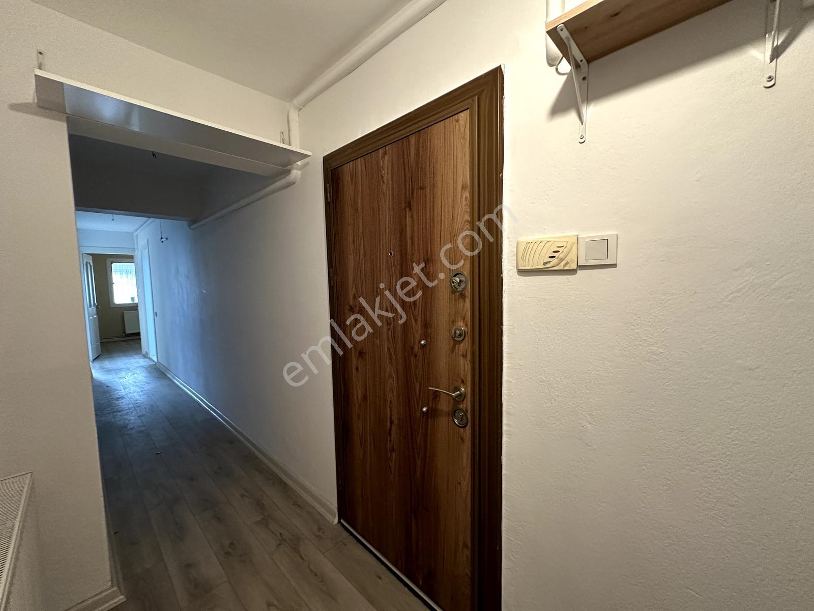 İzmir Demokrasi Üni Yakını | Merkezi | Masrafsız | Otoparklı 2+1 — fotoğraf 21